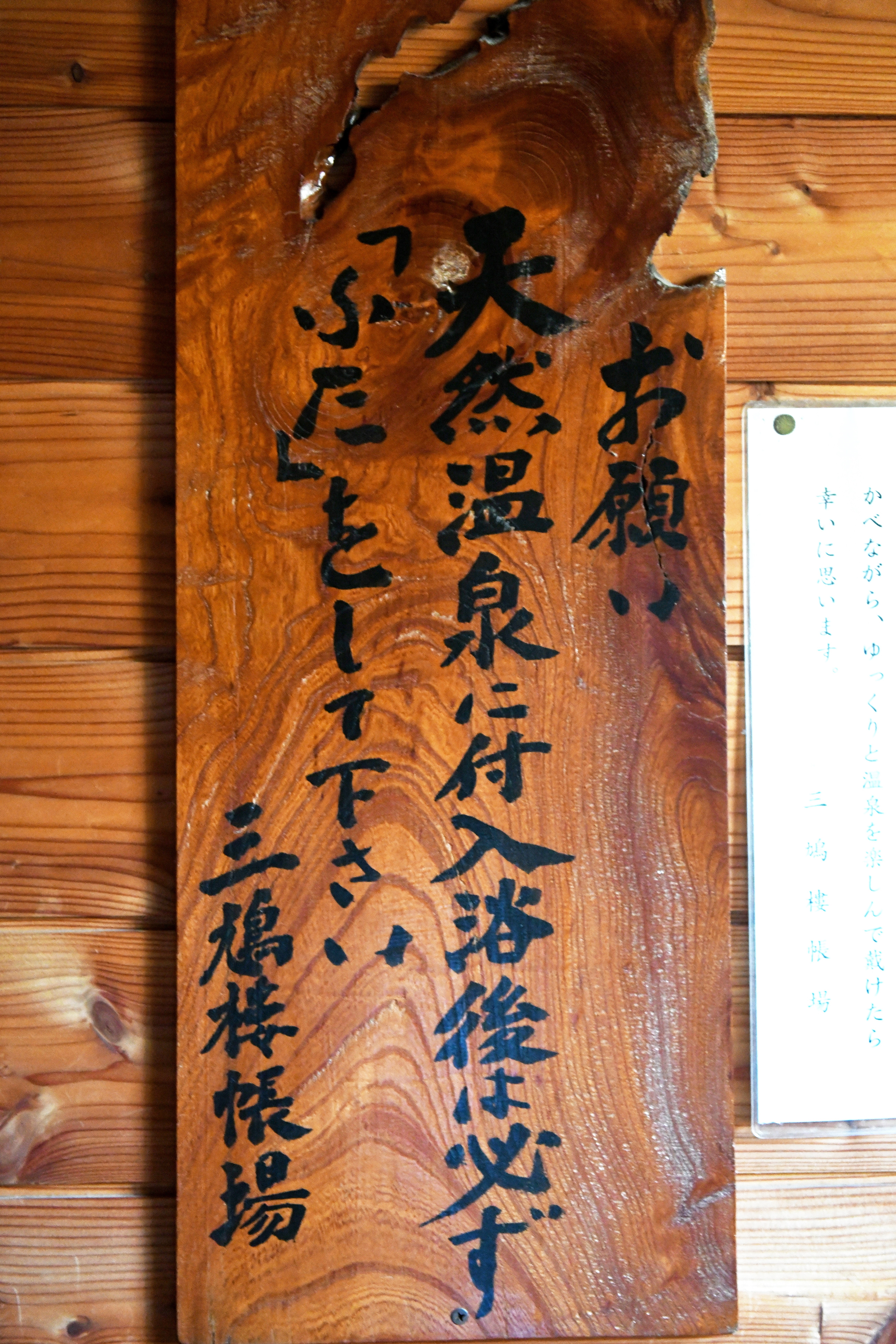 9f9235219b86220fa4cb4863fa147272fff51727.04.9.3.jpg