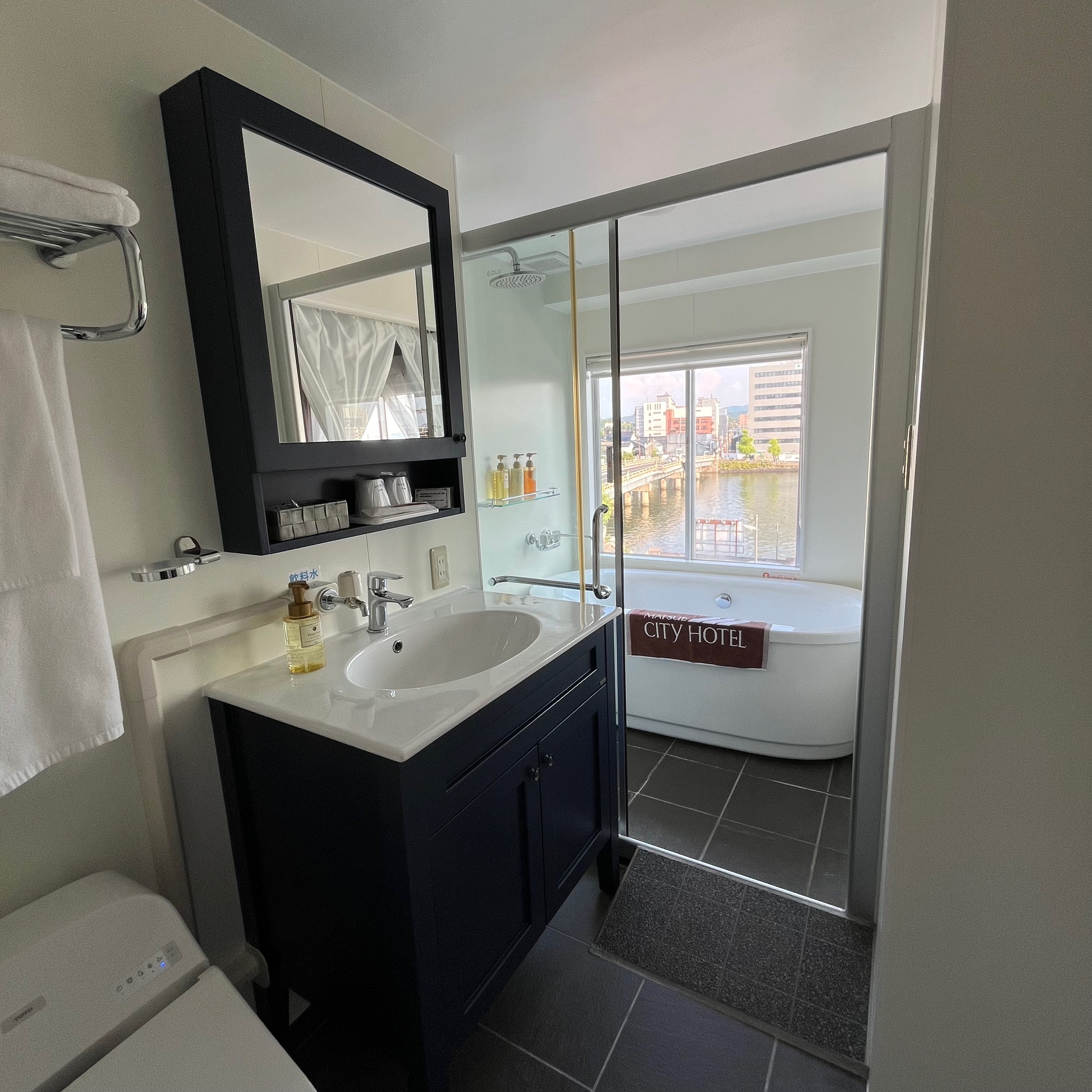 58eefbc0633976f43416ab649ed8bd1c53d6cfaa.85.9.3.jpg