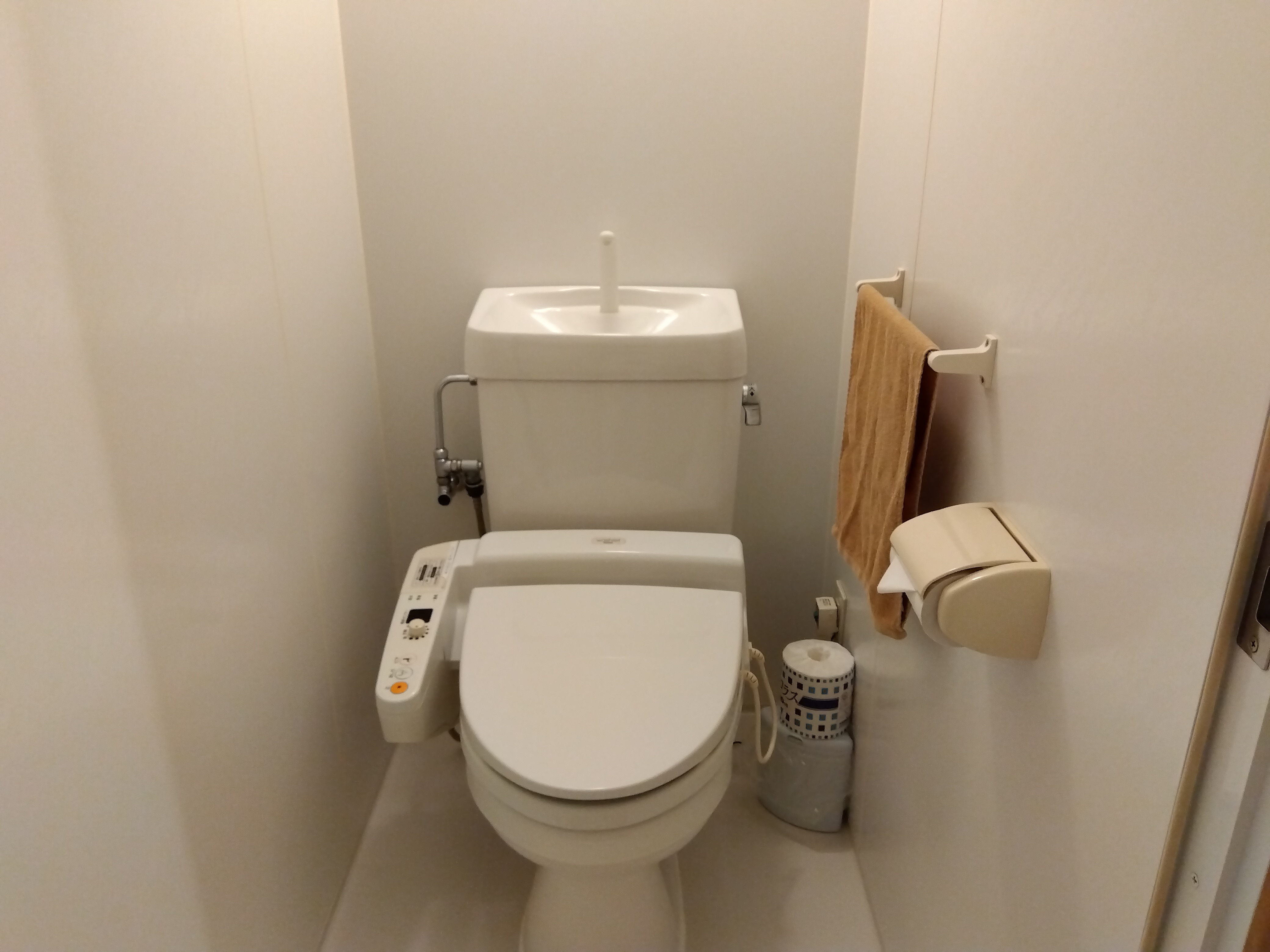 86b465aea7790b9e8bc4ef34575a44fe76de82e9.83.9.3.jpg