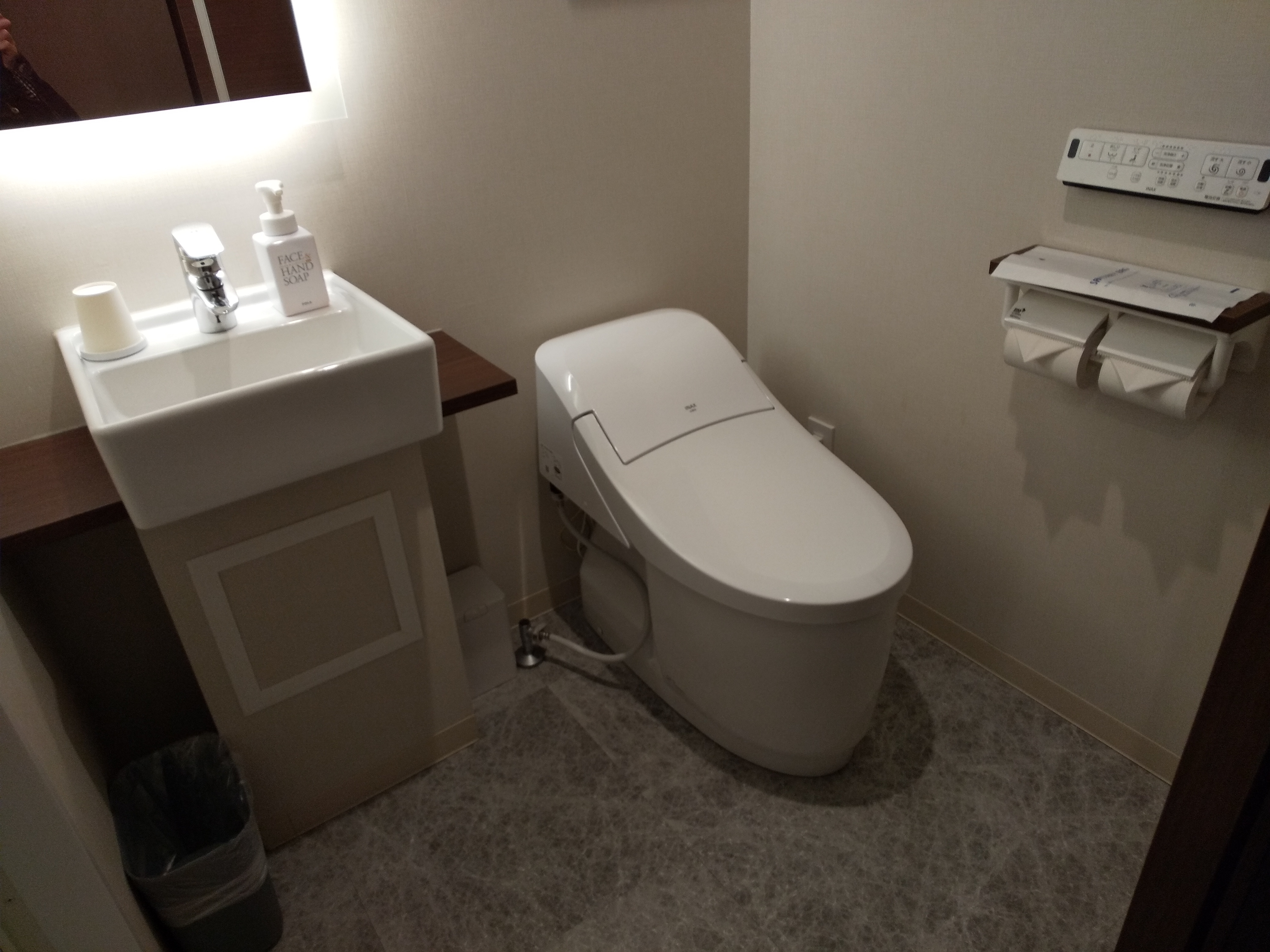 cc3d7ab28e03d0f73ca62704ebc54e25b53fa86b.04.9.3.jpg