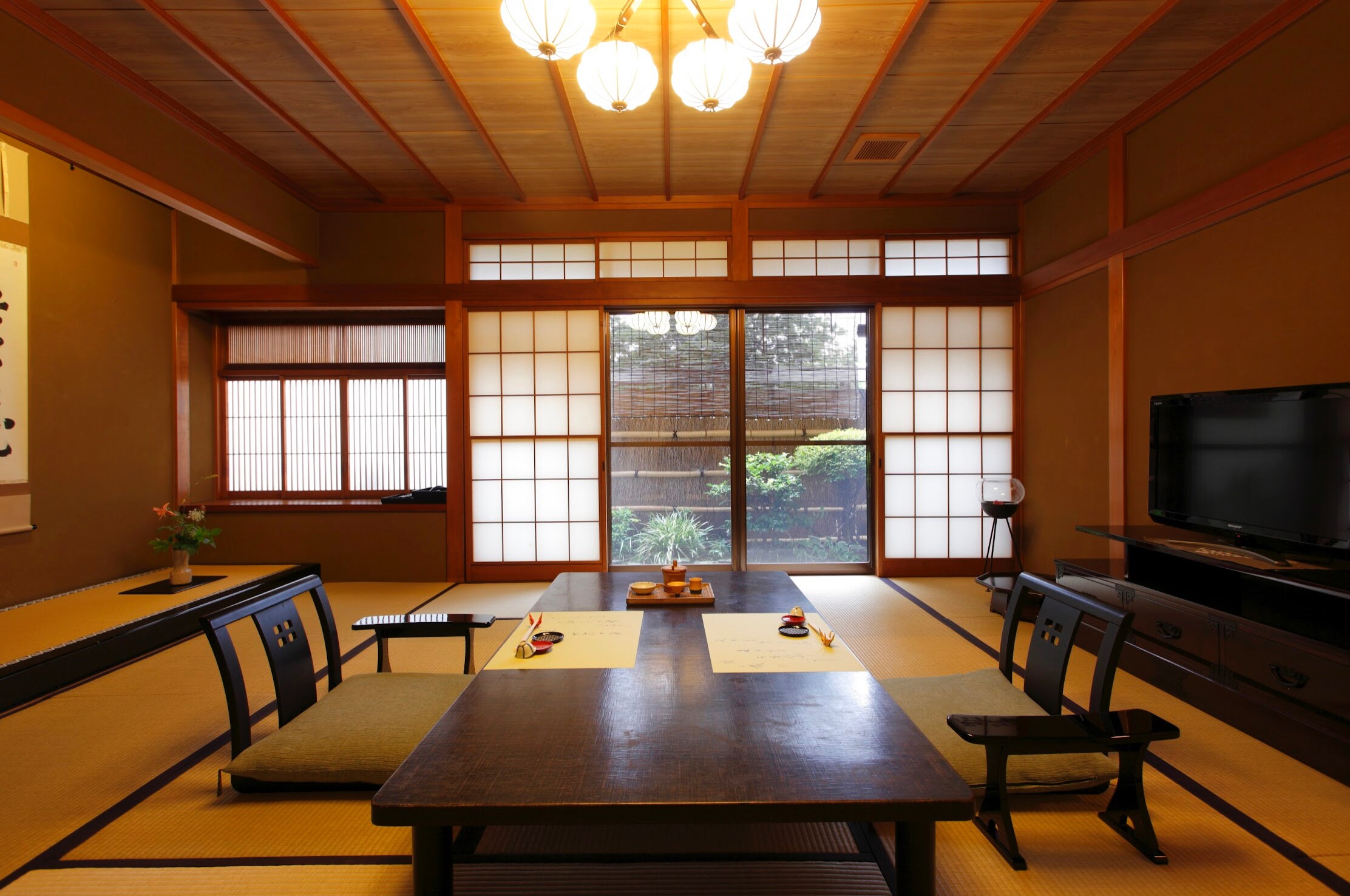 Main building exclusive Ayame (Japanese-style room 12.5 tatami mats, main floor, veranda)