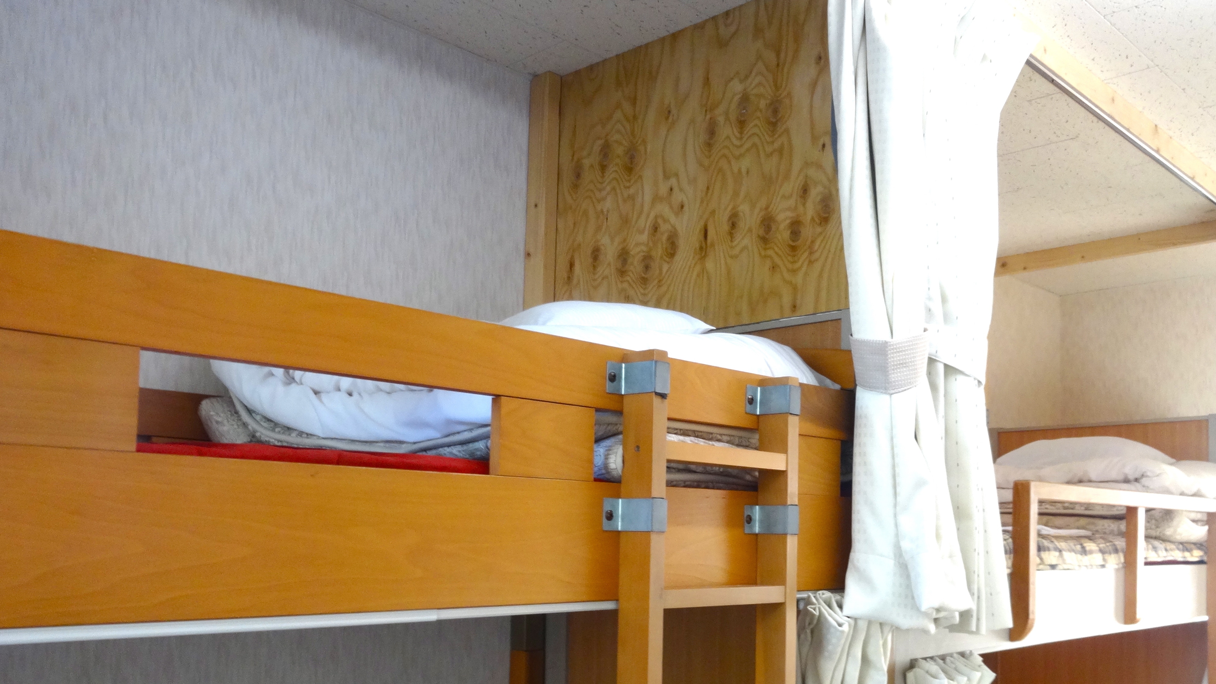 Phòng ký túc xá, giường tầng trên (tối đa 5 người)