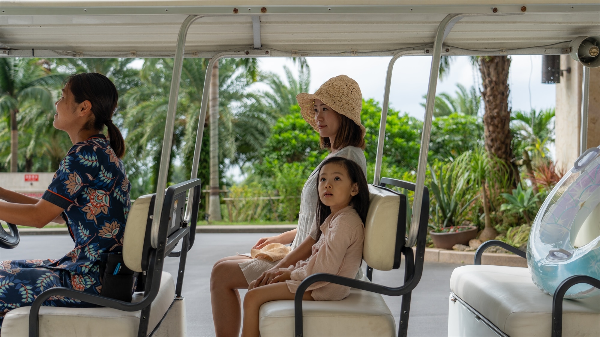 [Giỏ hàng] Có dịch vụ đưa đón miễn phí trong khuôn viên khách sạn. Không gian ngoài trời càng làm tăng thêm vẻ đẹp của khu nghỉ dưỡng.