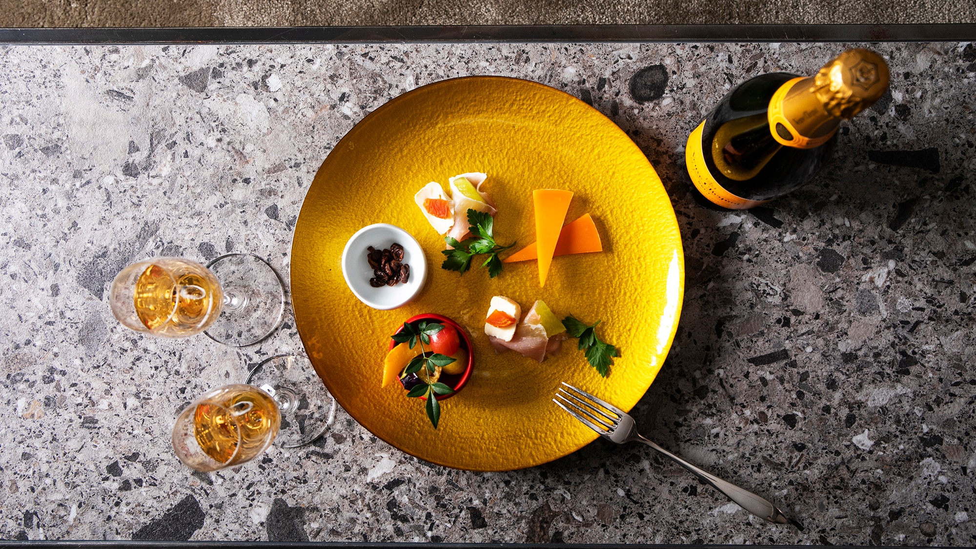 [In-room dinner] An exceptional dish to enjoy in a private space, an elegant moment for just the two of you.