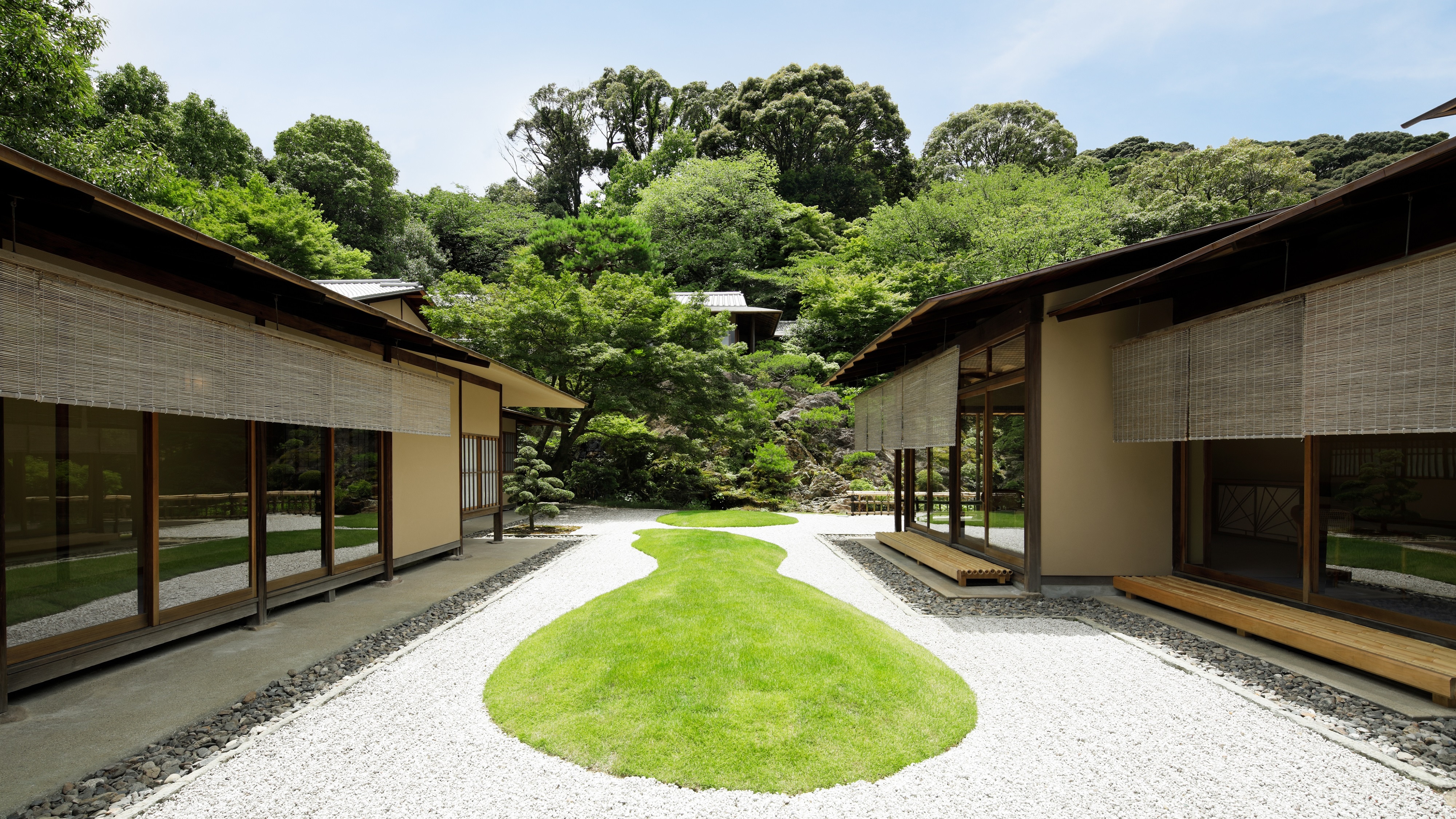 Sukiya style annex "Kasuien" white sand courtyard