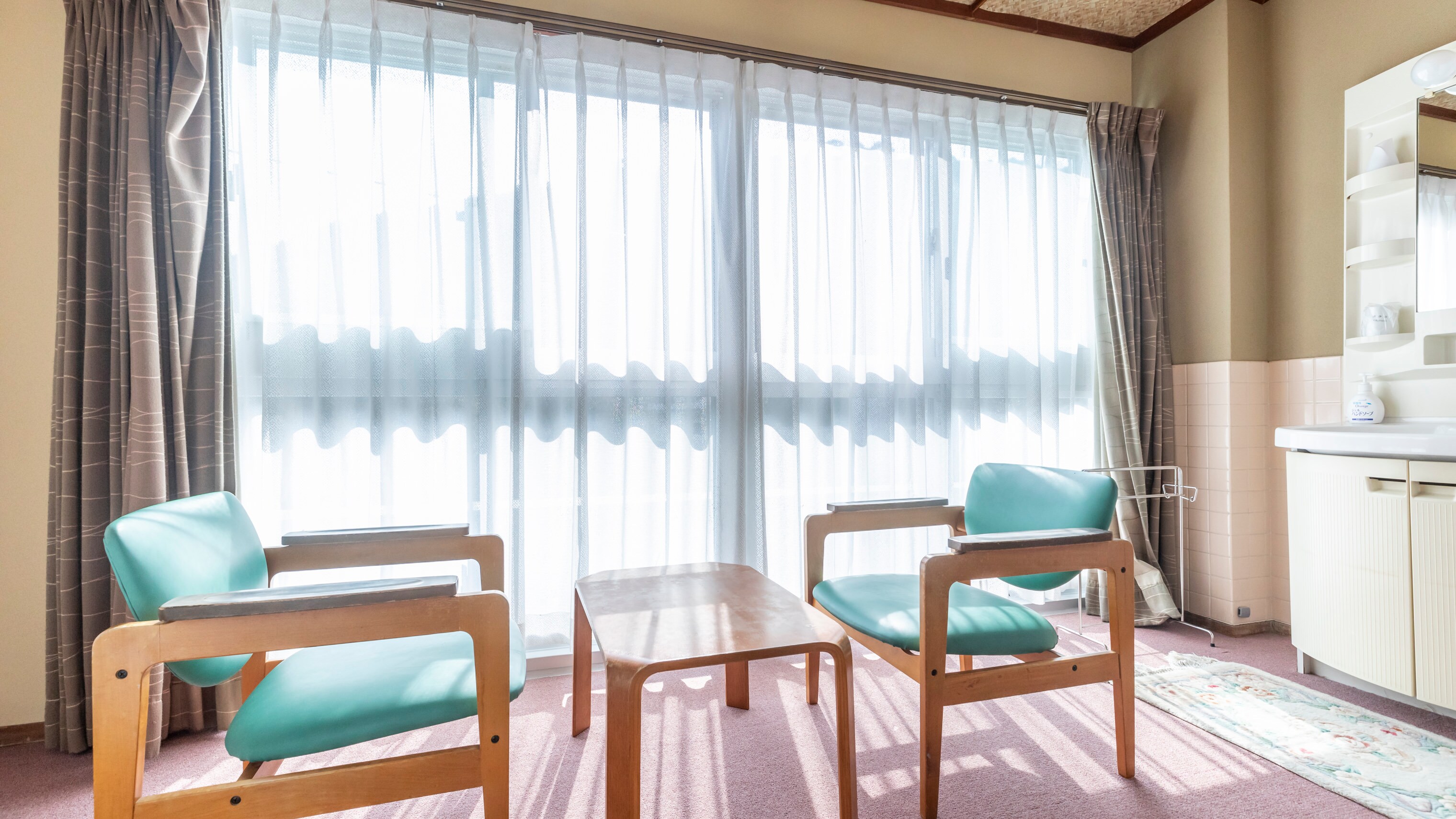 [Non-smoking] Japanese-style room for 1-3 people (with toilet and shared bathroom)