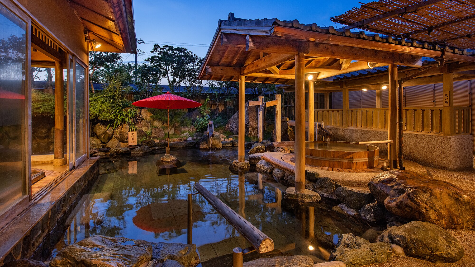 * [Phòng tắm công cộng lớn] Tầng 1 / Phòng tắm ngoài trời trong vườn (Kazemachi no Yu)