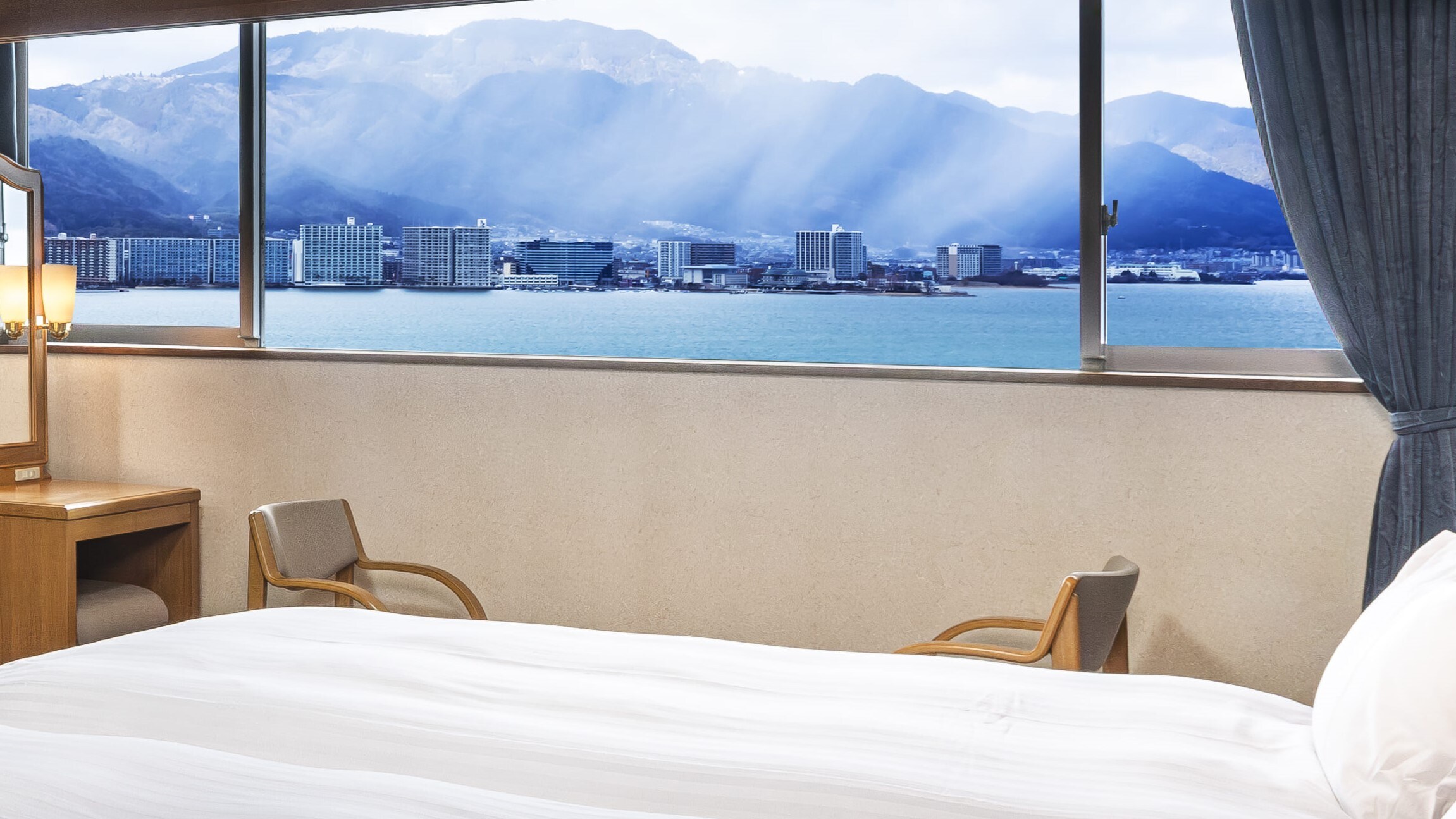 Lake View Japanese Style Hollywood Twin Room (Non-smoking, 40 square meters)