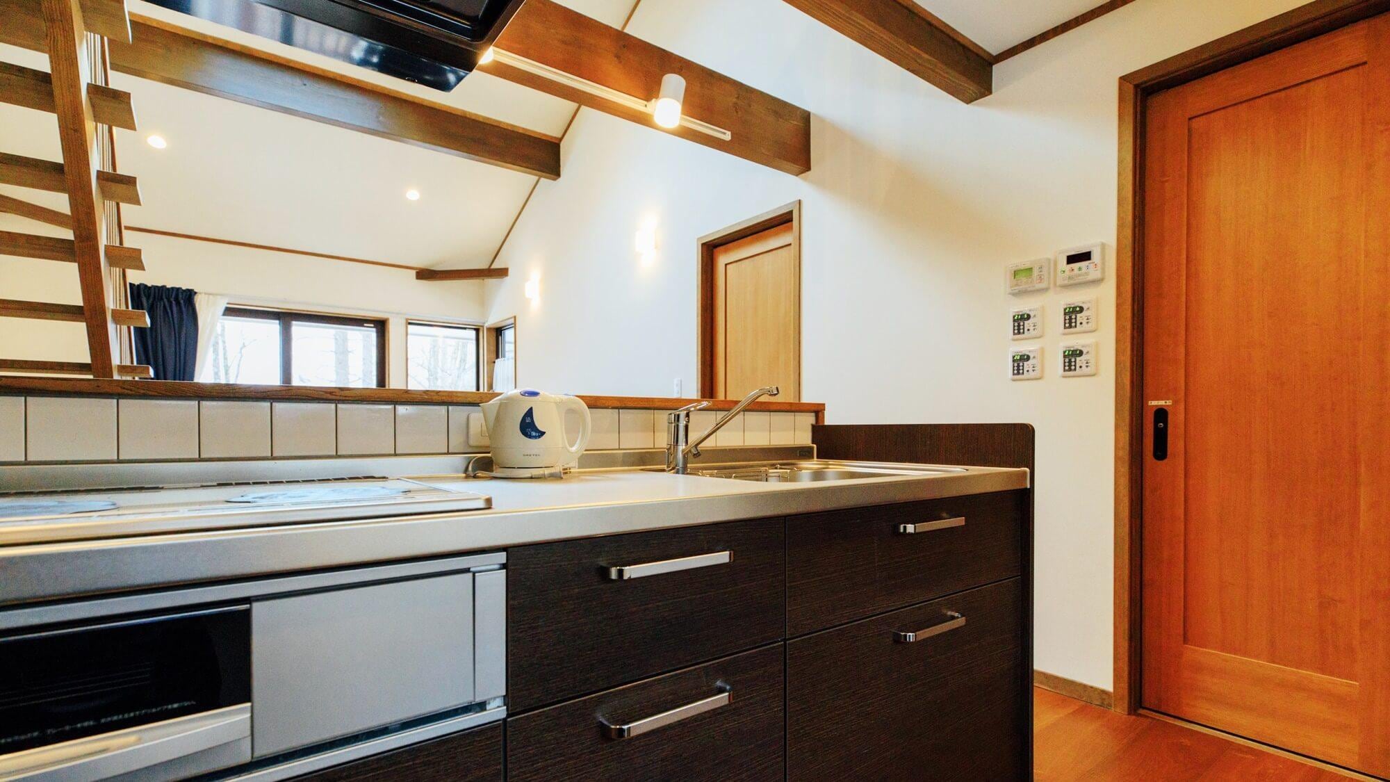 [Cottage with kitchen: top grade] Interior example