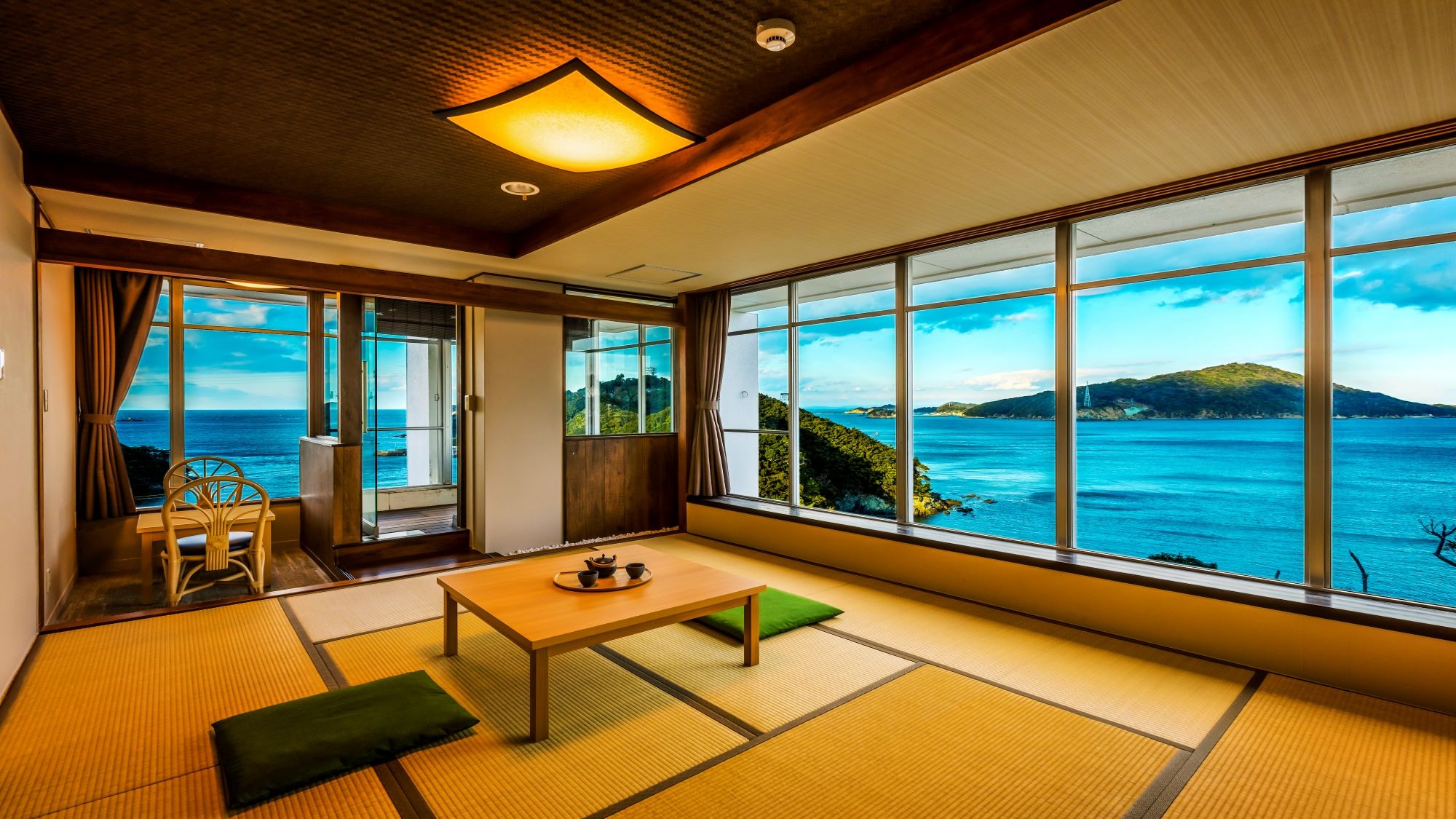 Standard Japanese-style room with panoramic bath *Example of a guest room