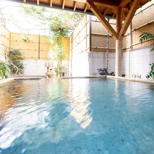 [Open-air bath]