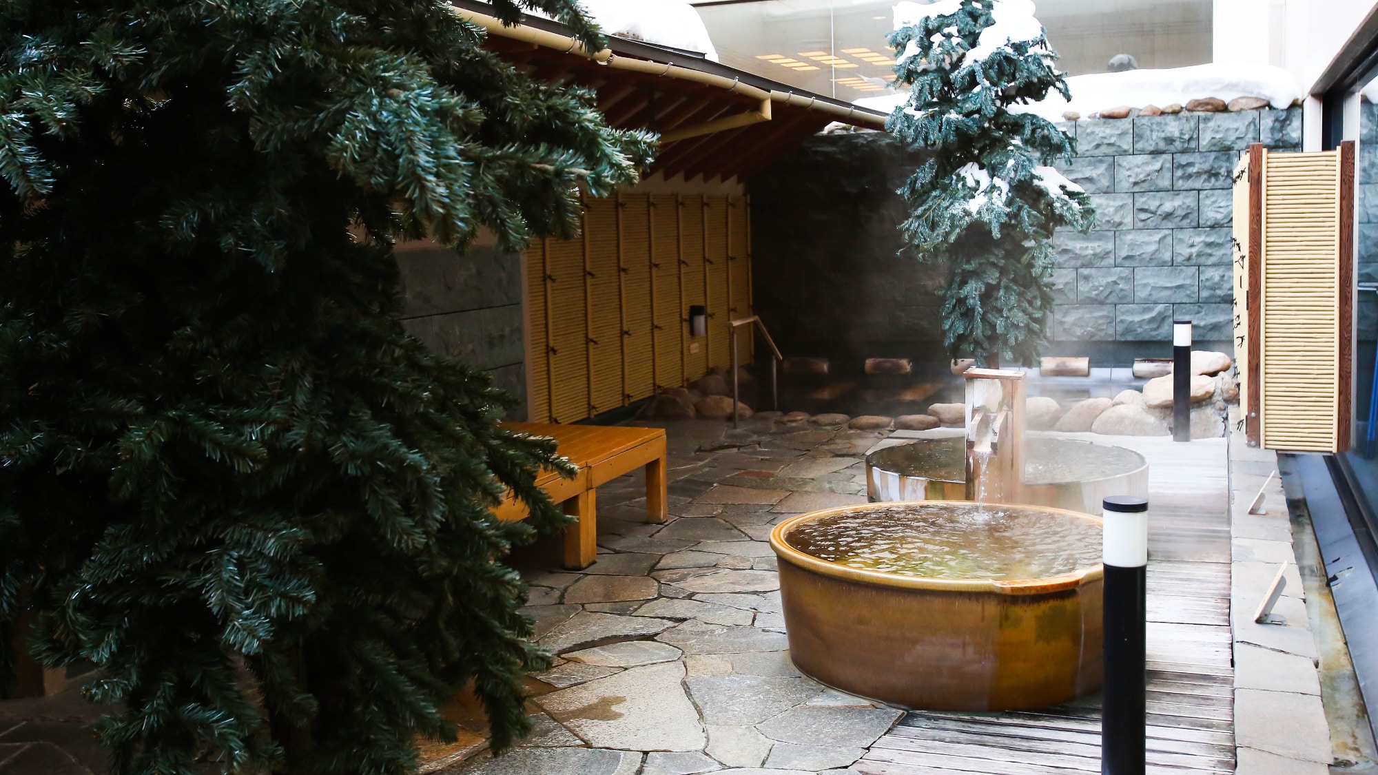 Kiraku-no-yu -Open-air bath-