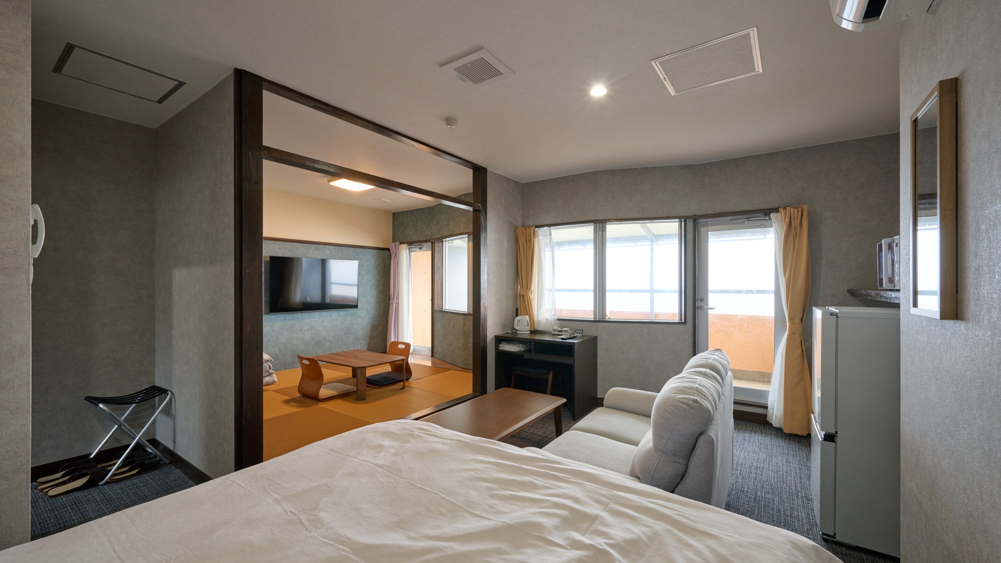 [Non-smoking] Japanese-Western room for 1-2 people (with open-air bath and mini-kitchen)