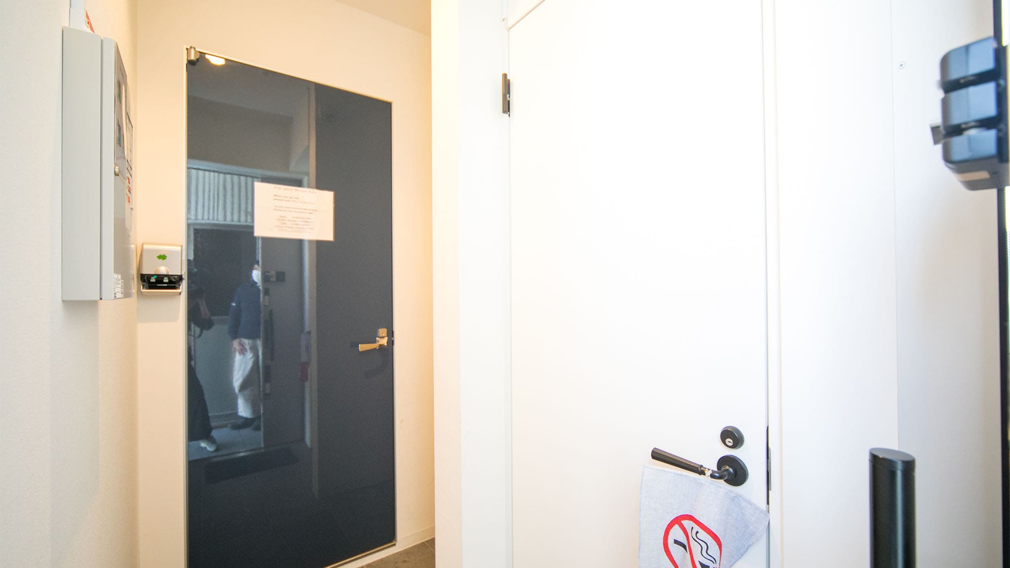 ・[Family Room 1] Enter the building and the black door at the back is the guest room entrance.