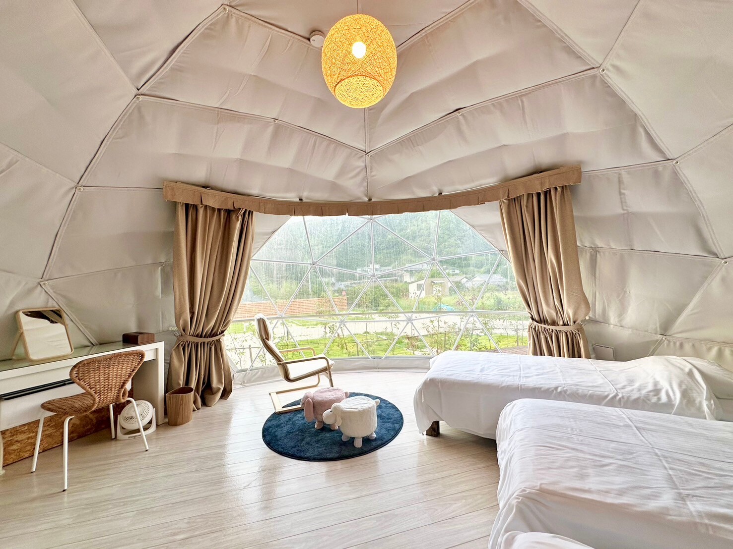 Dome tent (cherry blossom)