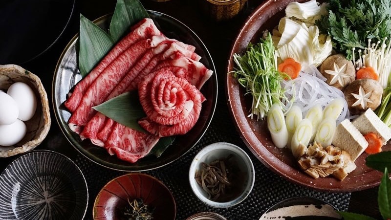 *【壽喜燒套餐】在東北吃肉吧！我們會選用特選山形牛肉。