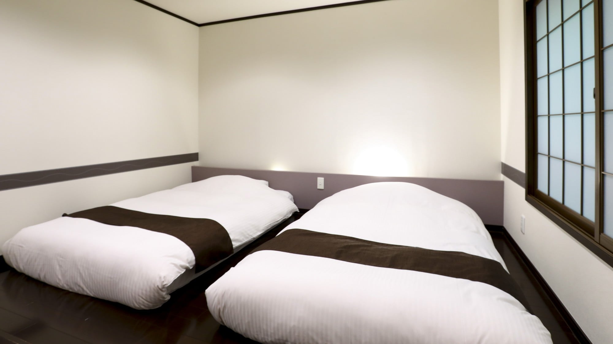 [Modern Western-style twin room] 8 tatami mat room