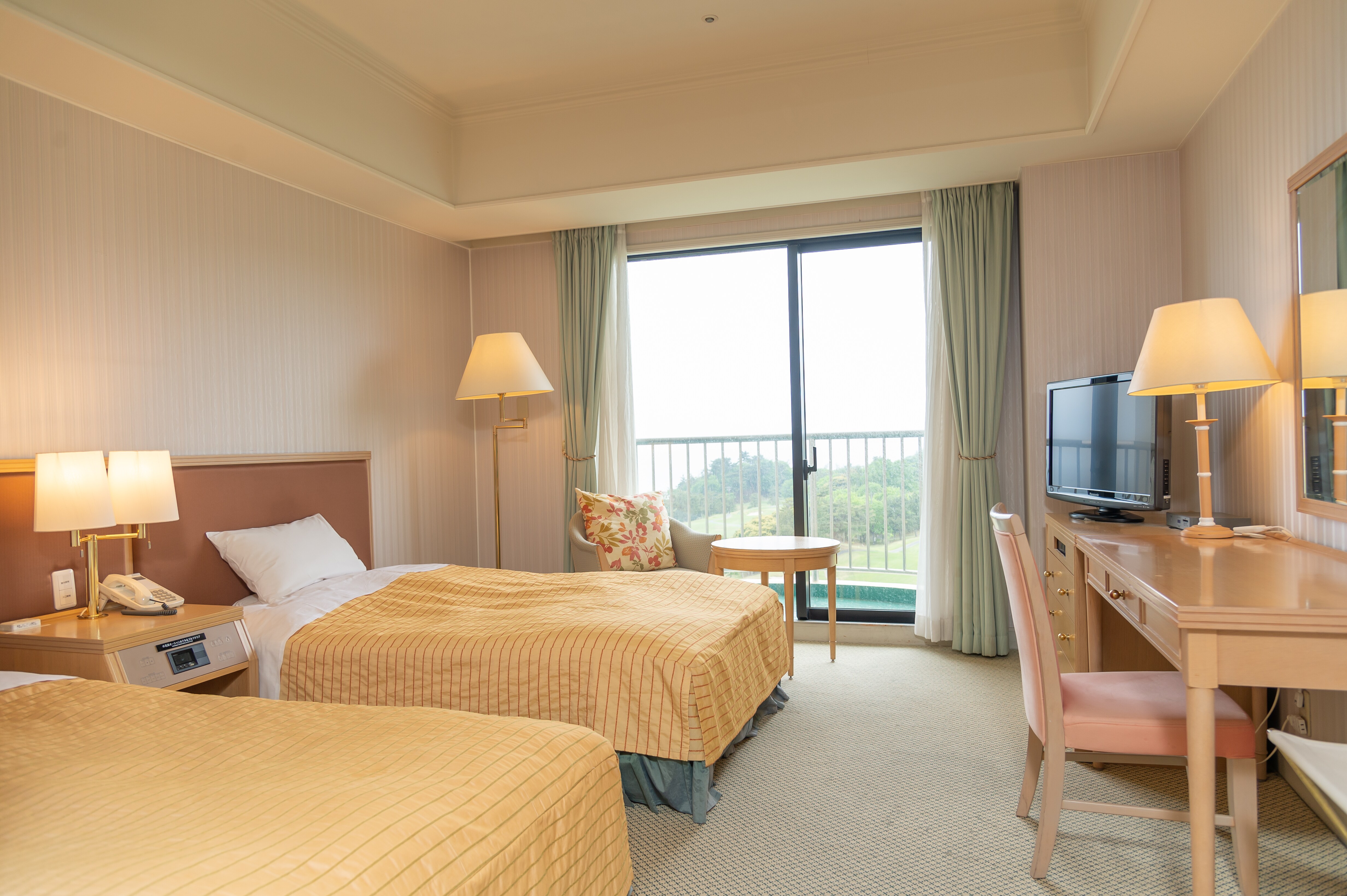 Compact Twin Room