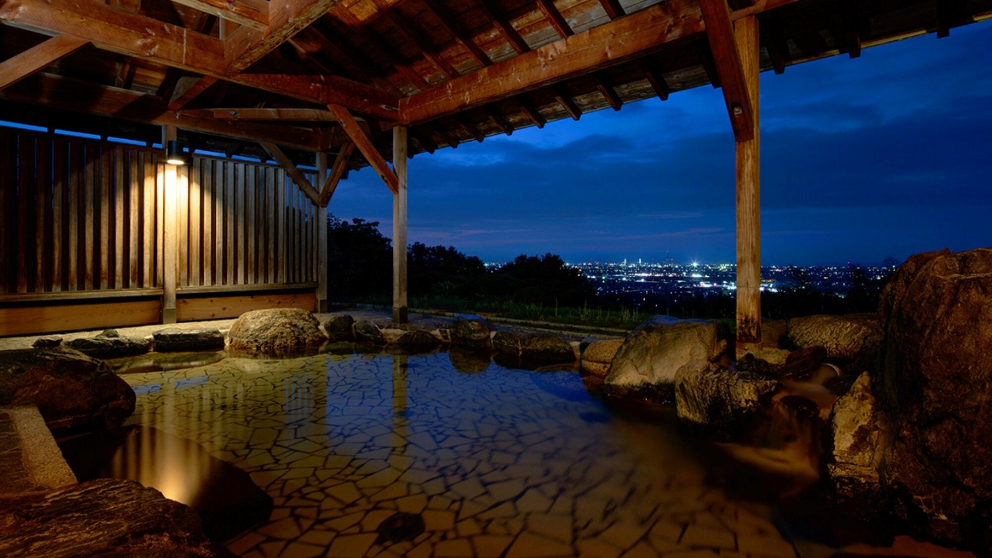 [Open-air bath]