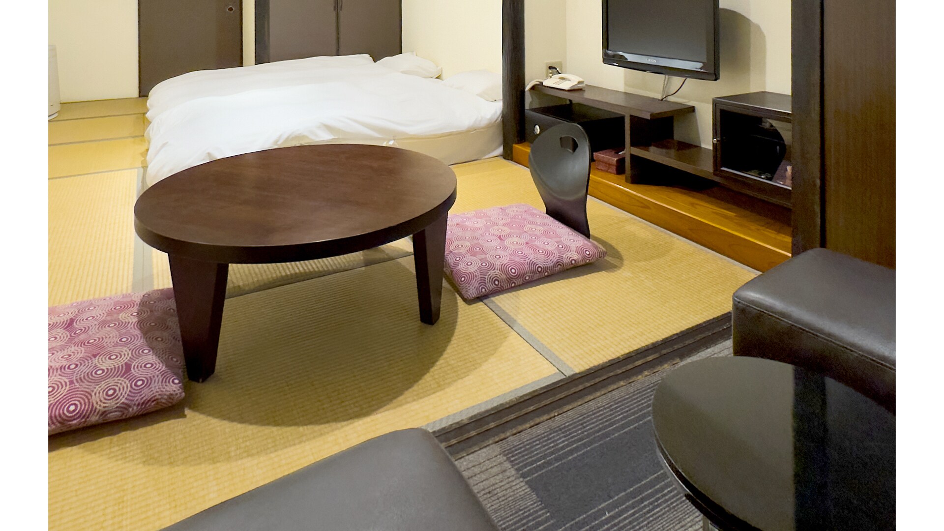 Japanese-style twin room (2 mattresses on tatami mats)