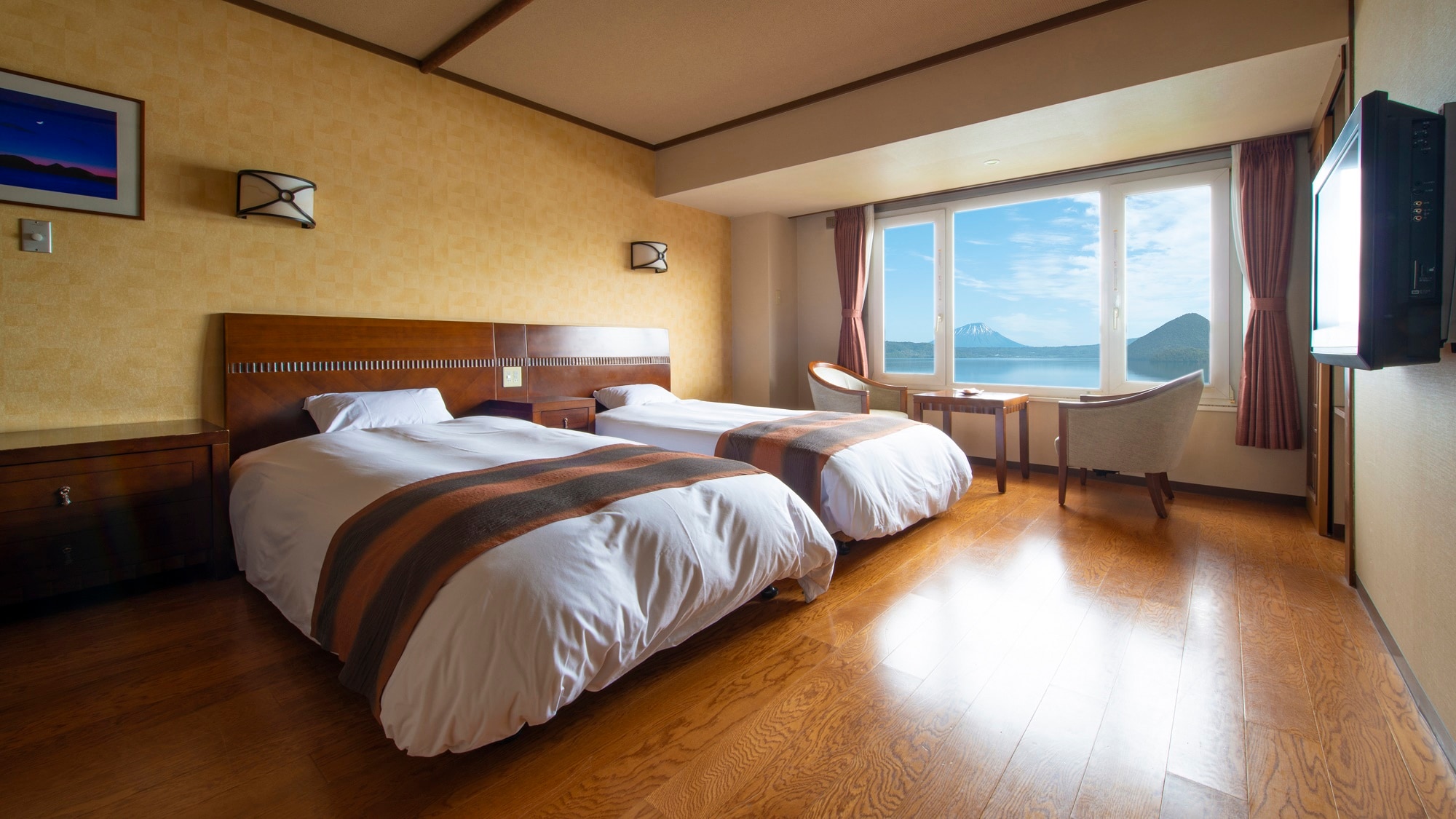 [Central Building / Lake View Twin] Western-style rooms where you can take off your shoes and popular lake-side rooms