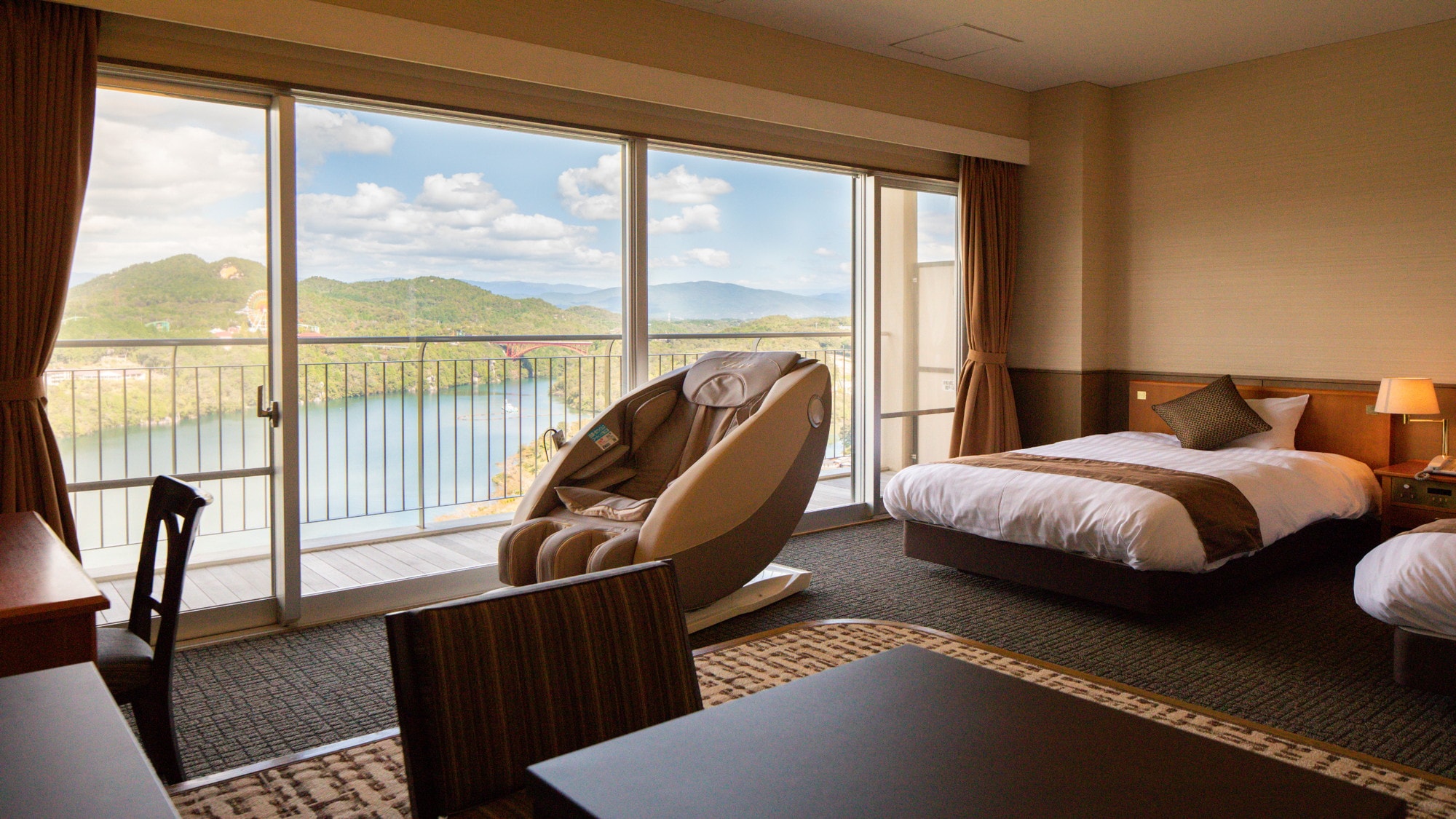 [Ena Gorge View] <Top floor> Twin room with massage chair (34㎡)