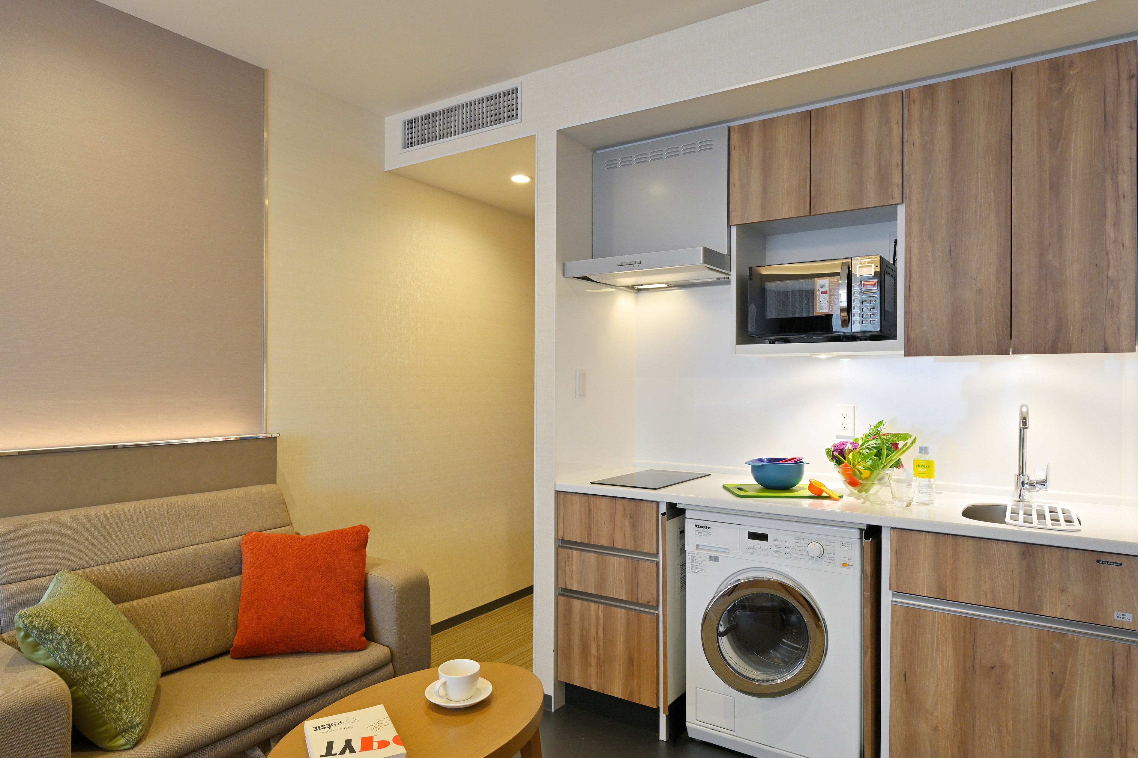 Loại suite được trang bị đầy đủ tiện nghi với nhà bếp, tủ lạnh lớn, IH, lò nướng, dụng cụ nấu ăn và máy giặt/máy sấy.