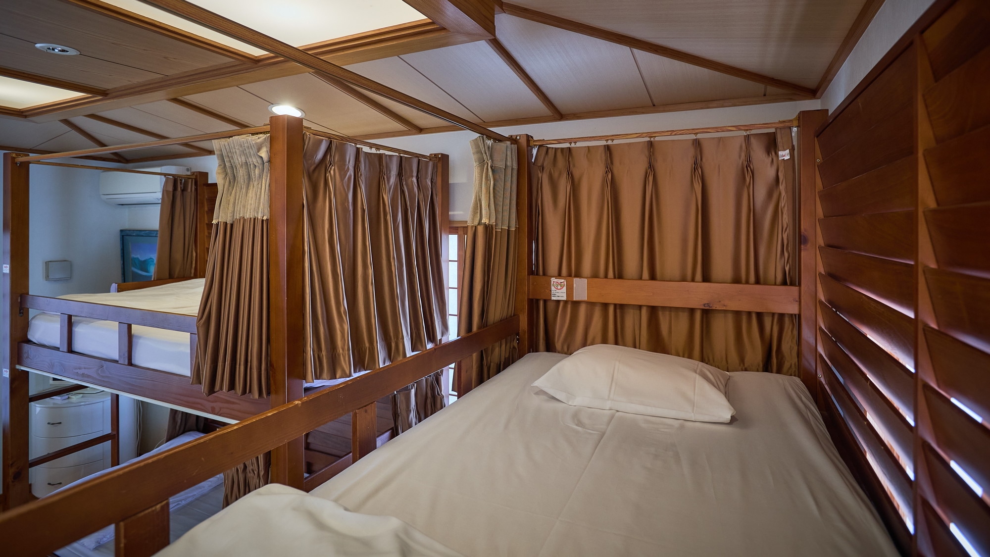 [5th floor private rooms, Japanese-Western style room for 1-5 people]