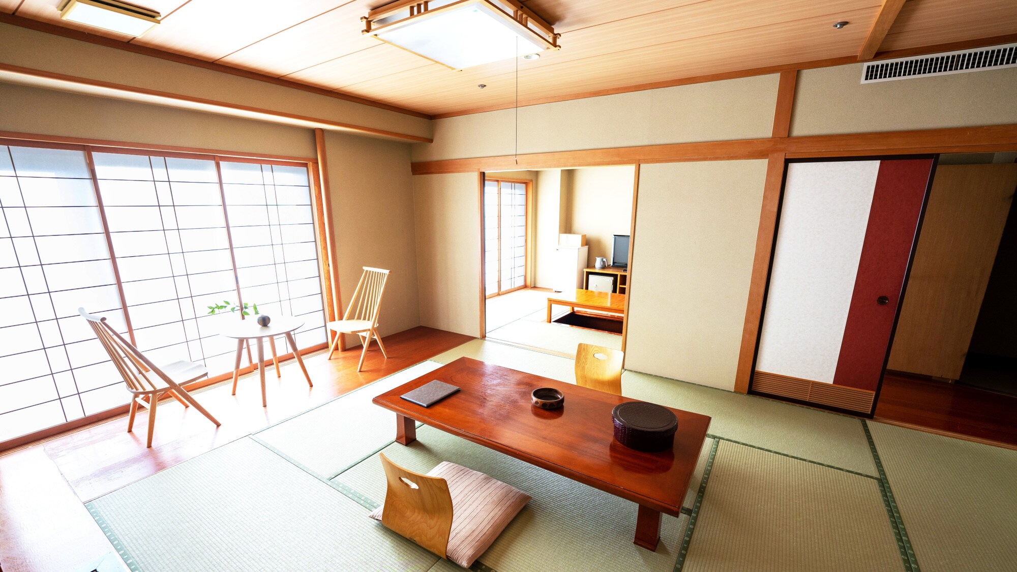 [Two Japanese-style rooms] A room with a maximum capacity of 8 people is recommended for group trips and family trips *example