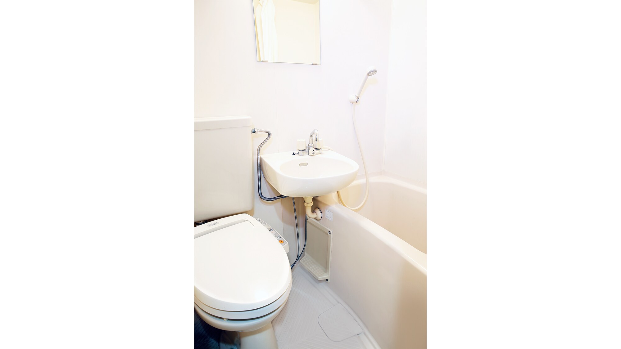 Unit bath with washlet (Single A, Twin, Japanese-style room 6 tatami A)