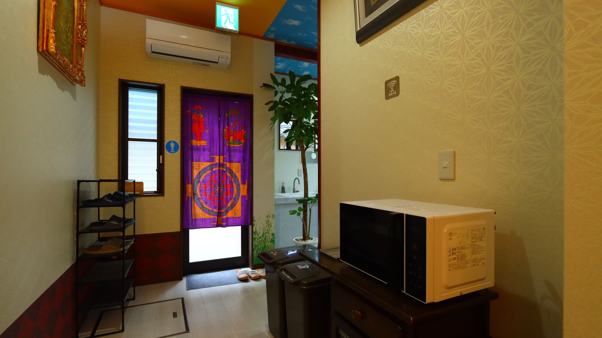 [Main building Western-style room] Shared space