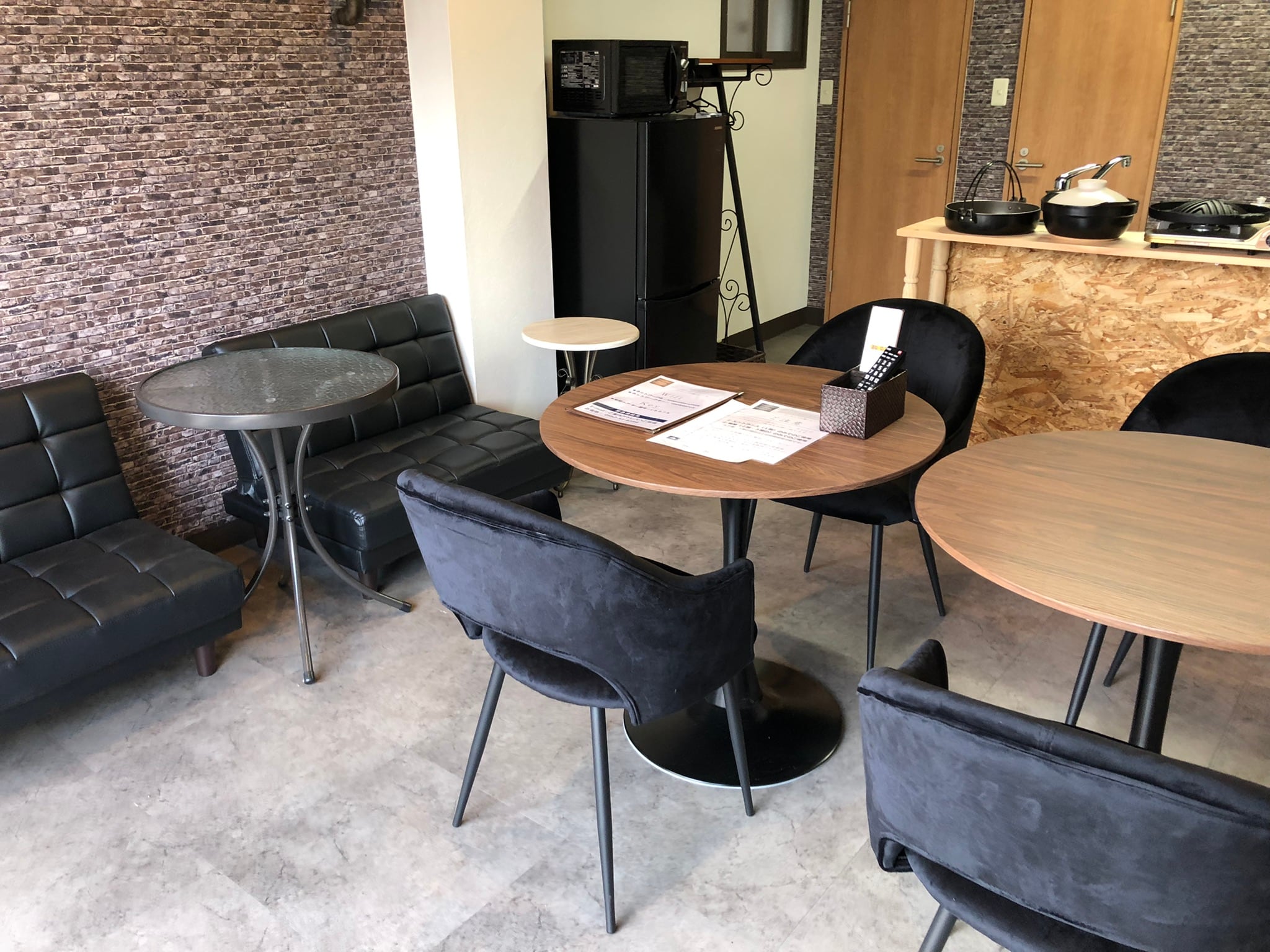 1st floor entrance and dining area