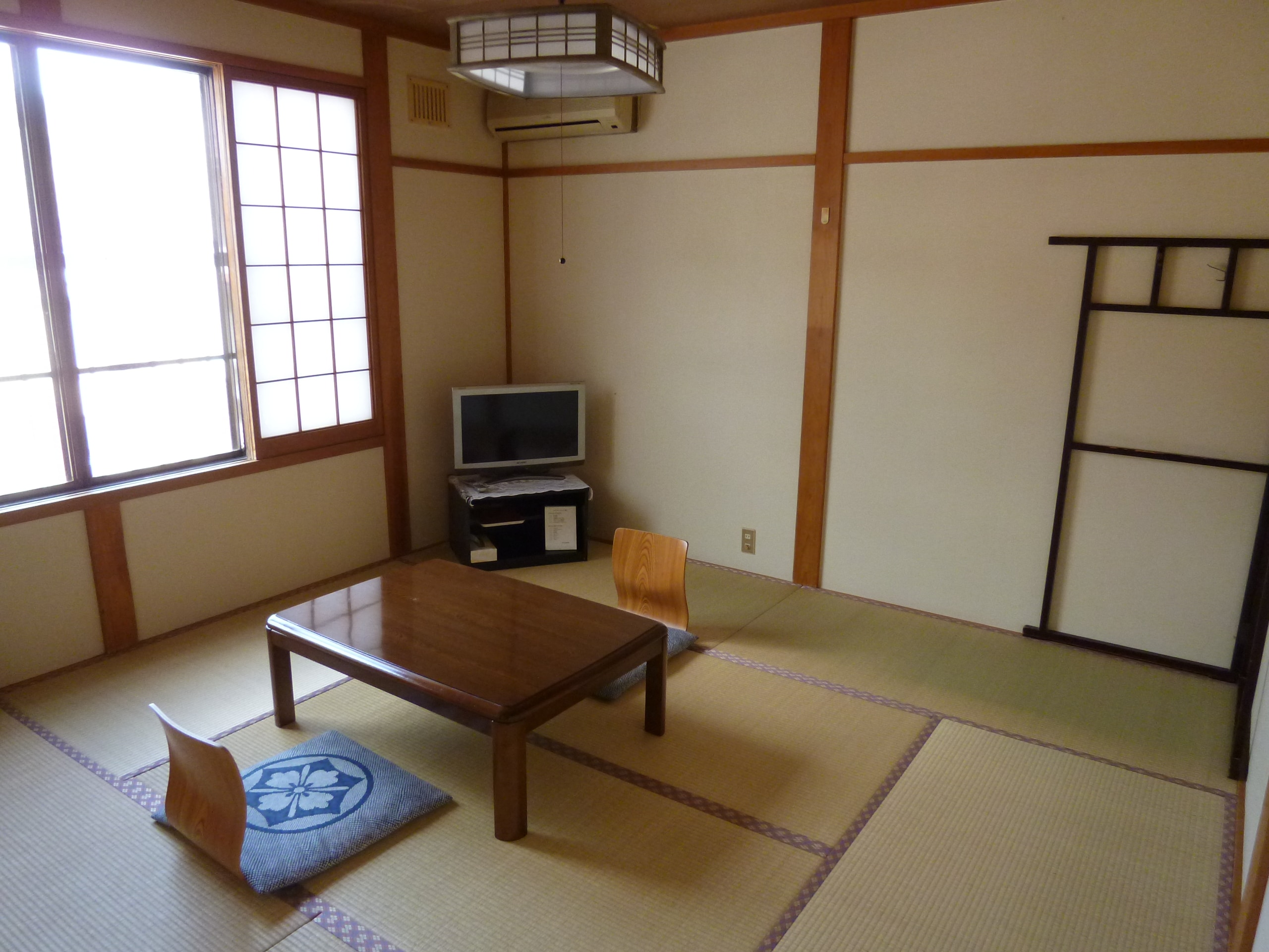 8 tatami mat paulownia room