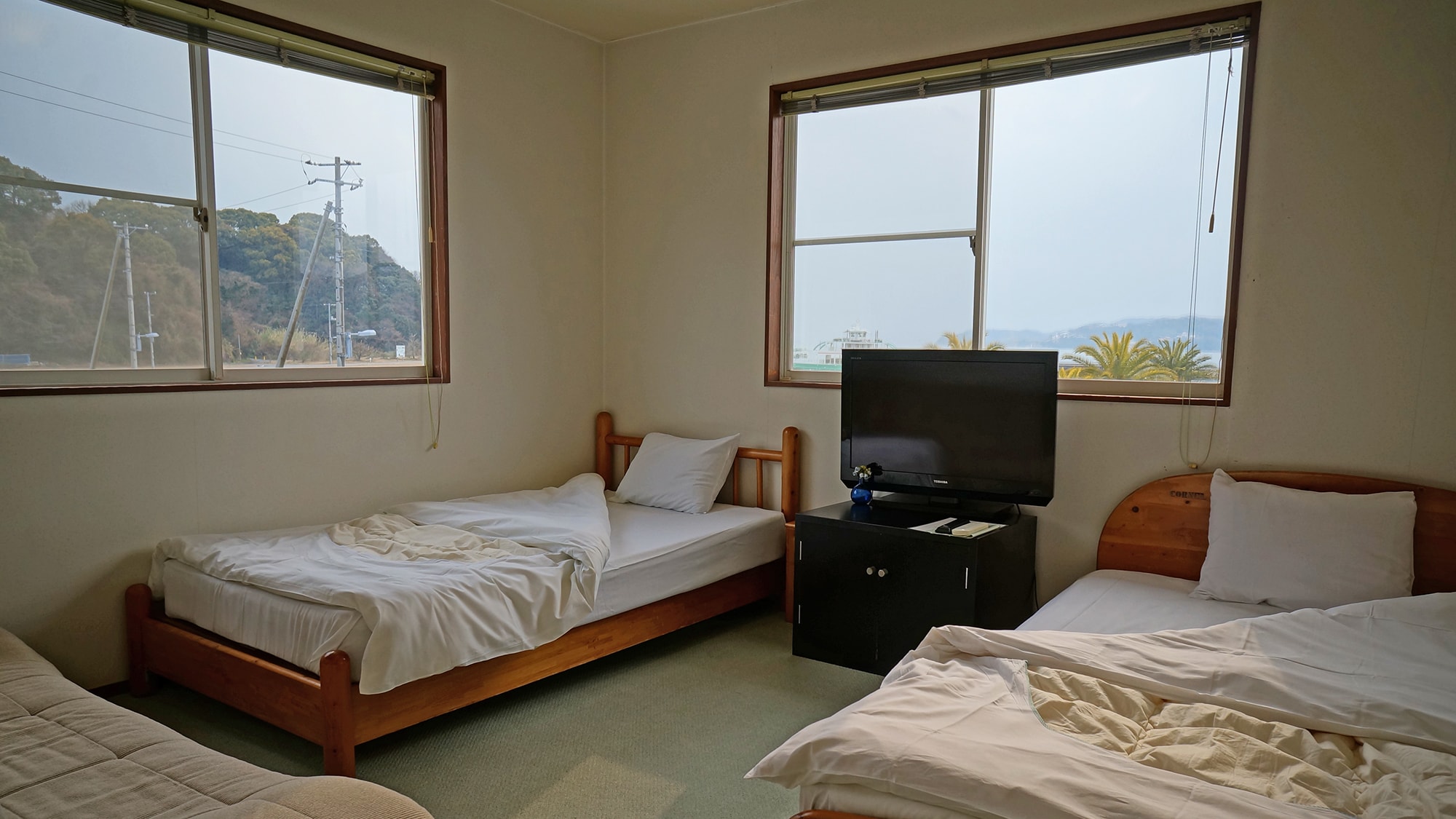 Twin room with ocean view