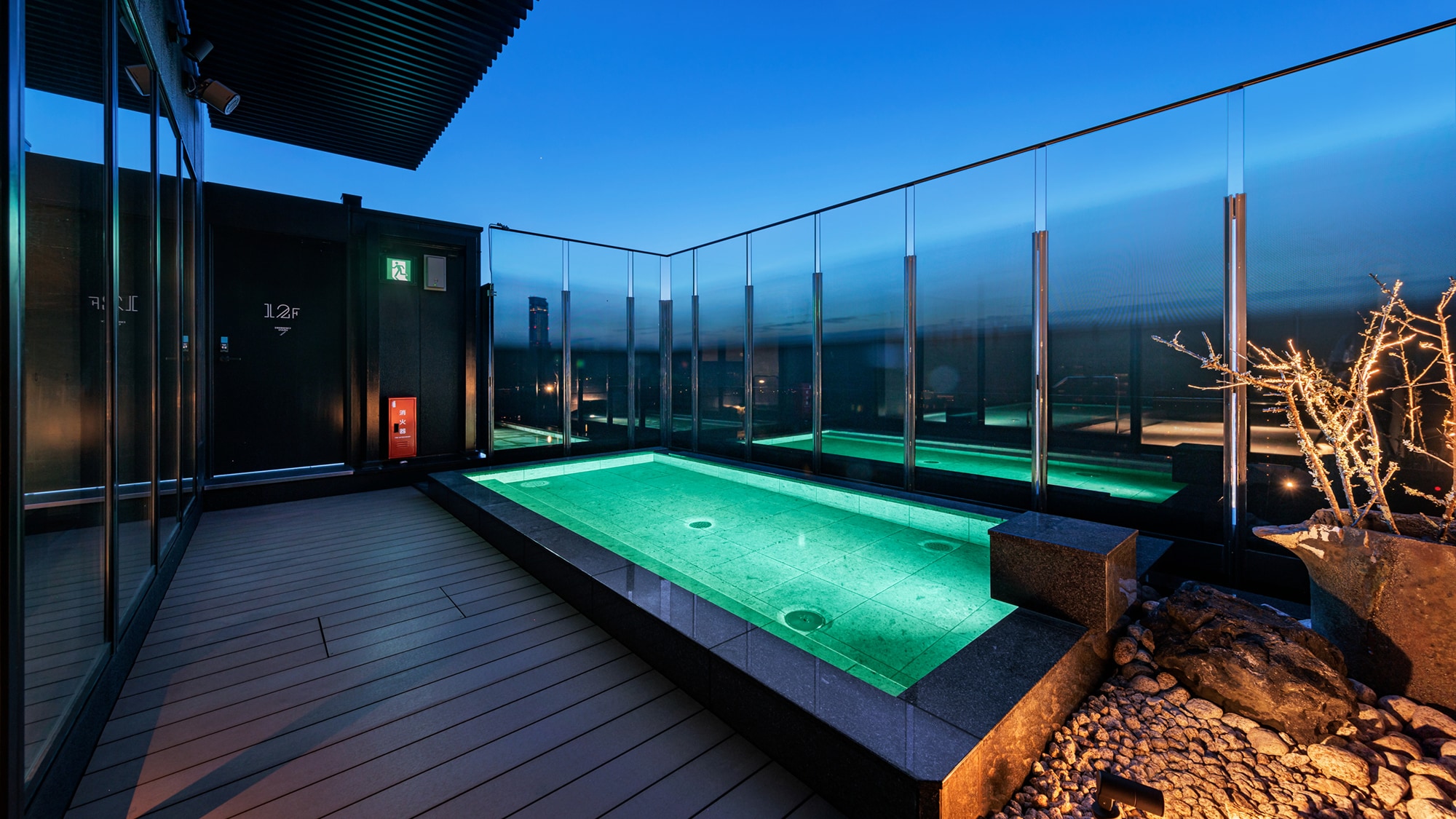 ห้องอาบน้ำกลางแจ้ง (ชาย)