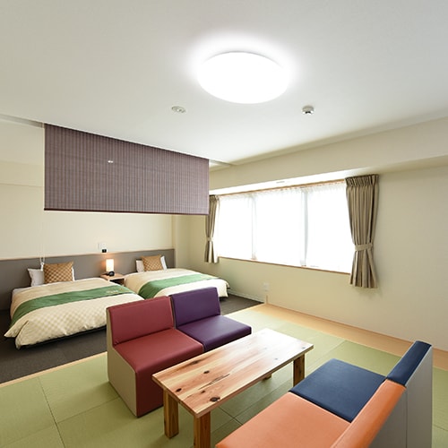 Kamar Deluxe bergaya Jepang-Barat + ukuran: 36-45 meter persegi≫ Kamar ini memiliki 2 tempat tidur 120cm dan kamar bergaya Jepang.
