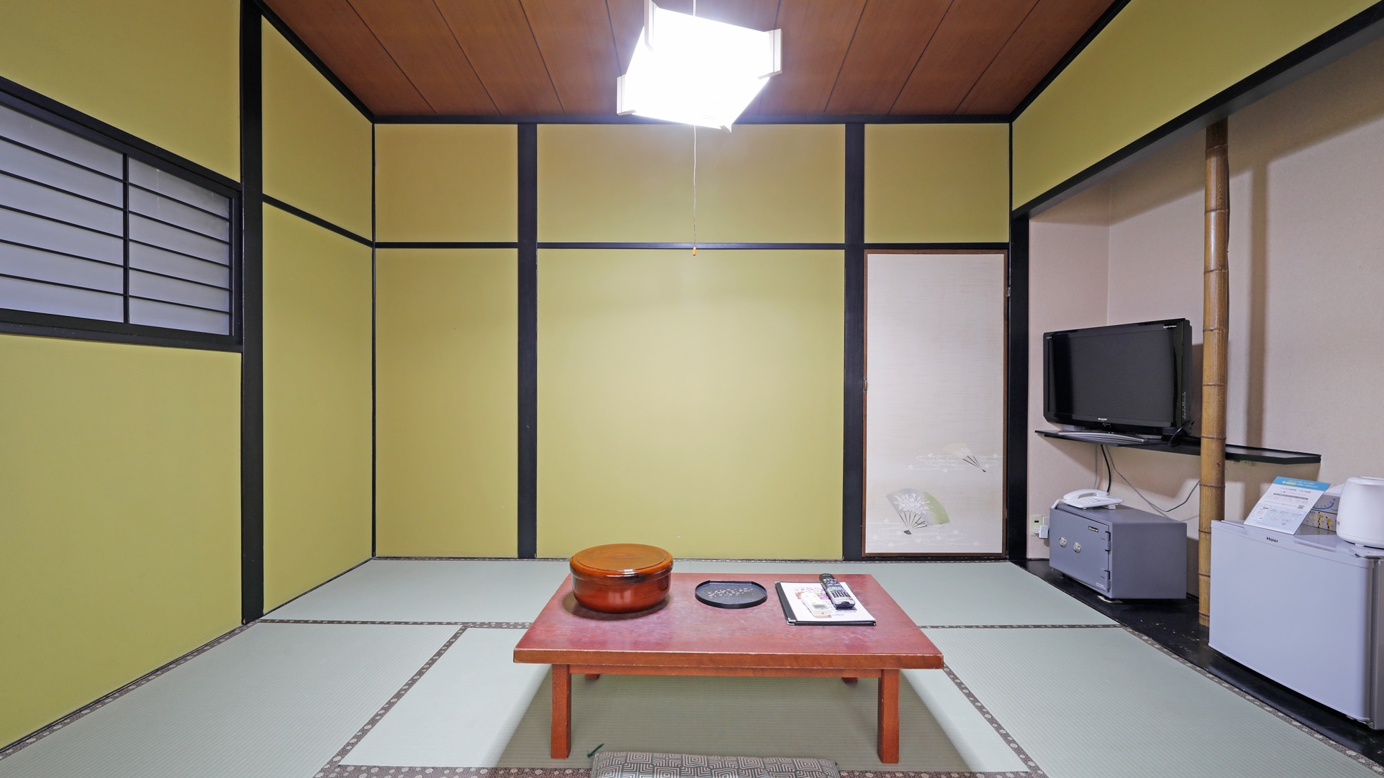 [Main building 2F] Japanese-style room 6 tatami mats [No smoking]
