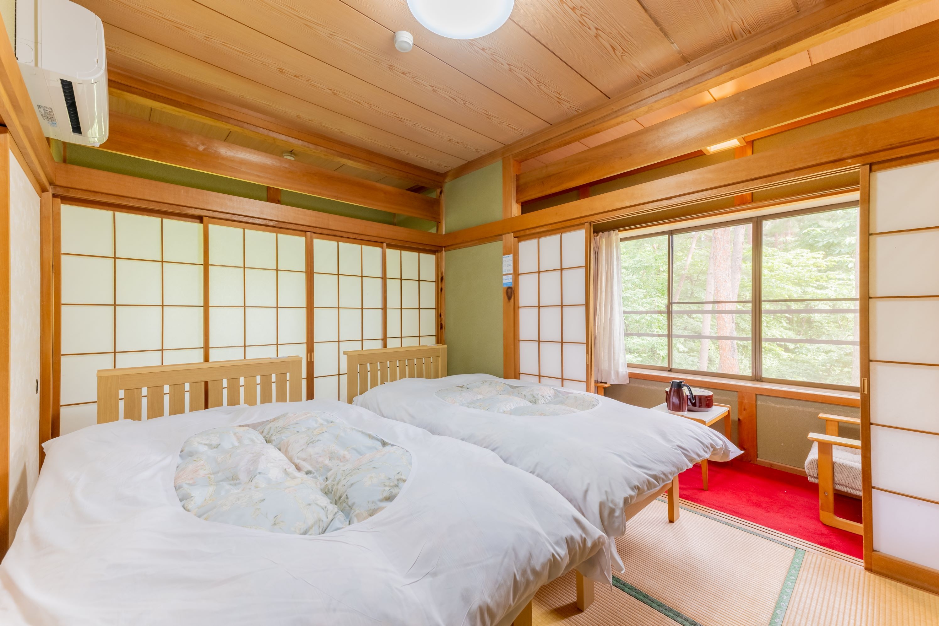 Japanese-style room (6 tatami mats), wide veranda, washstand, no bathroom or toilet