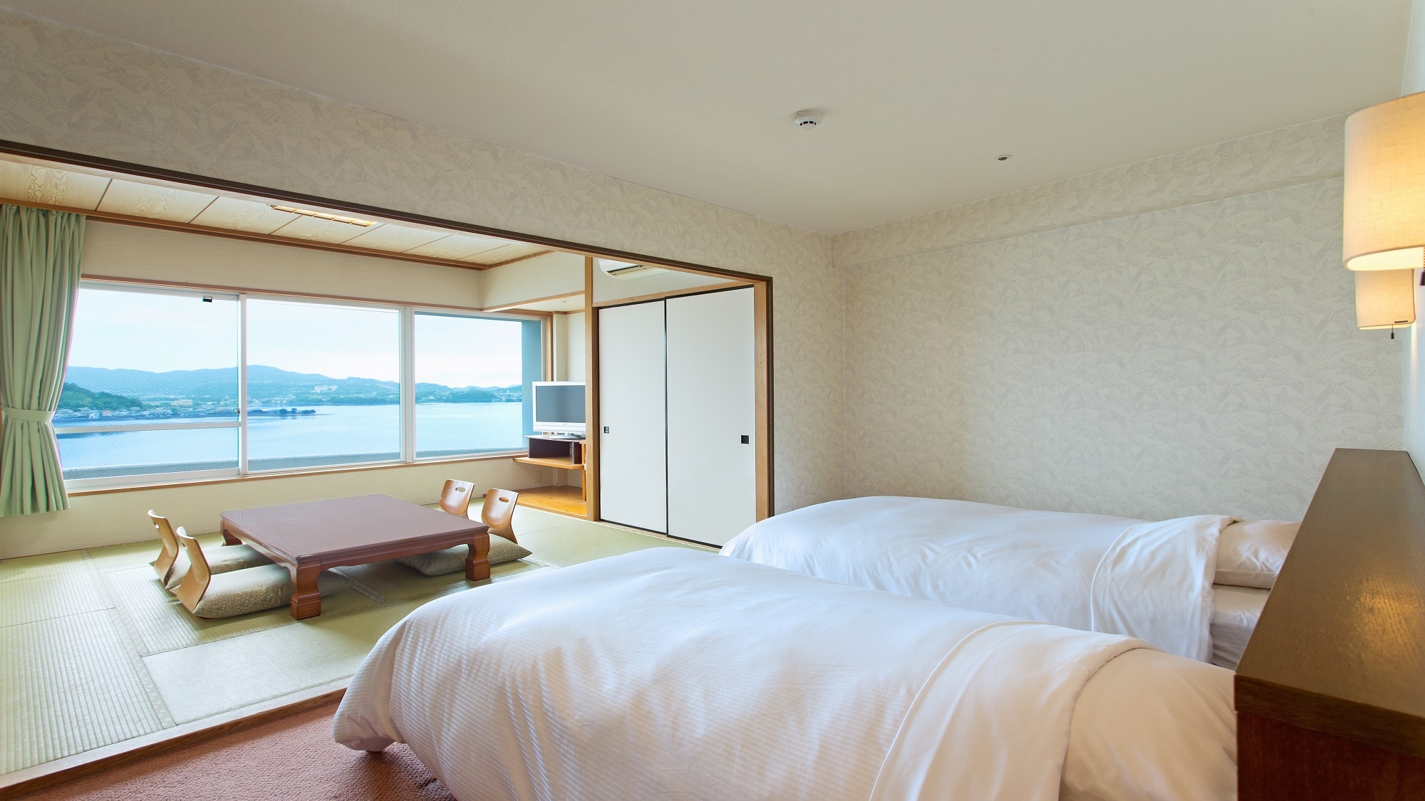 [Guest room] Classe building Japanese-Western style room 5 people capacity (example)