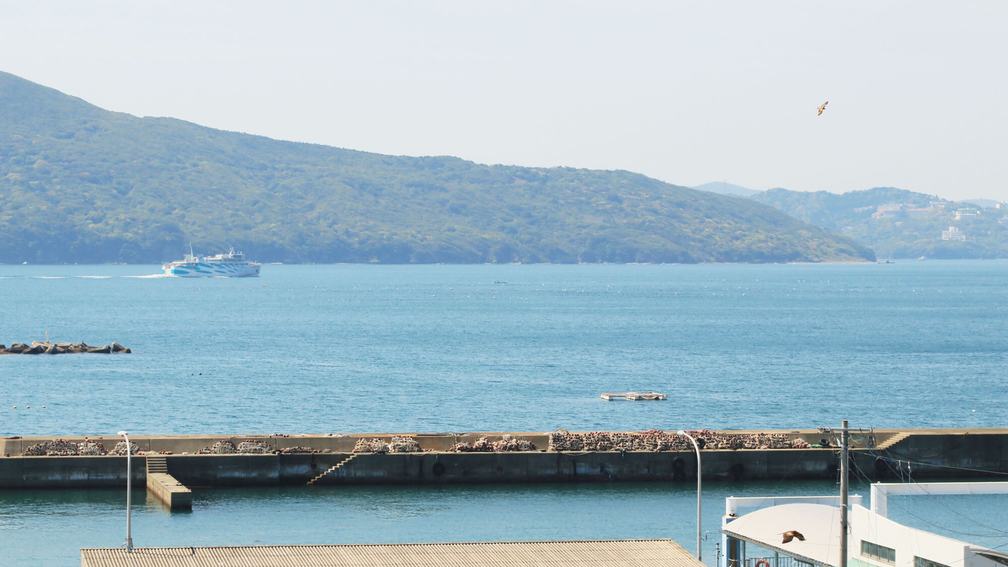 Ocean-facing 6 tatami room - Feel the gentle breeze from the veranda