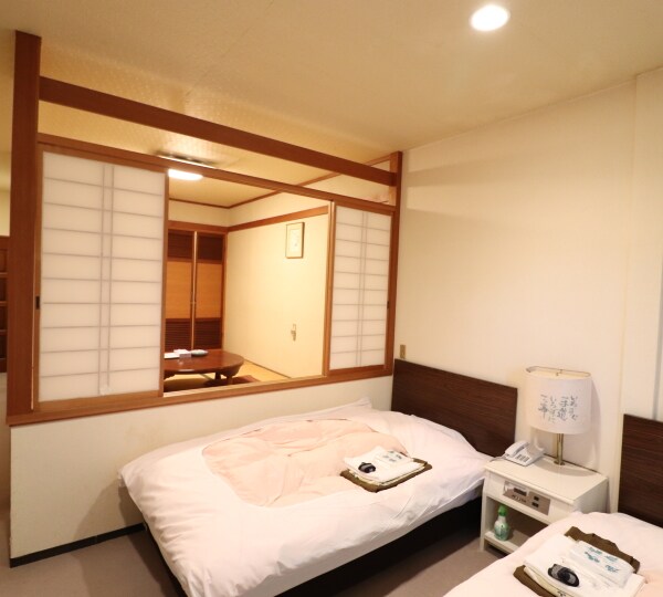 N Main building 2F Twin bed room + Japanese style room 6 tatami mats N213.215.216.217