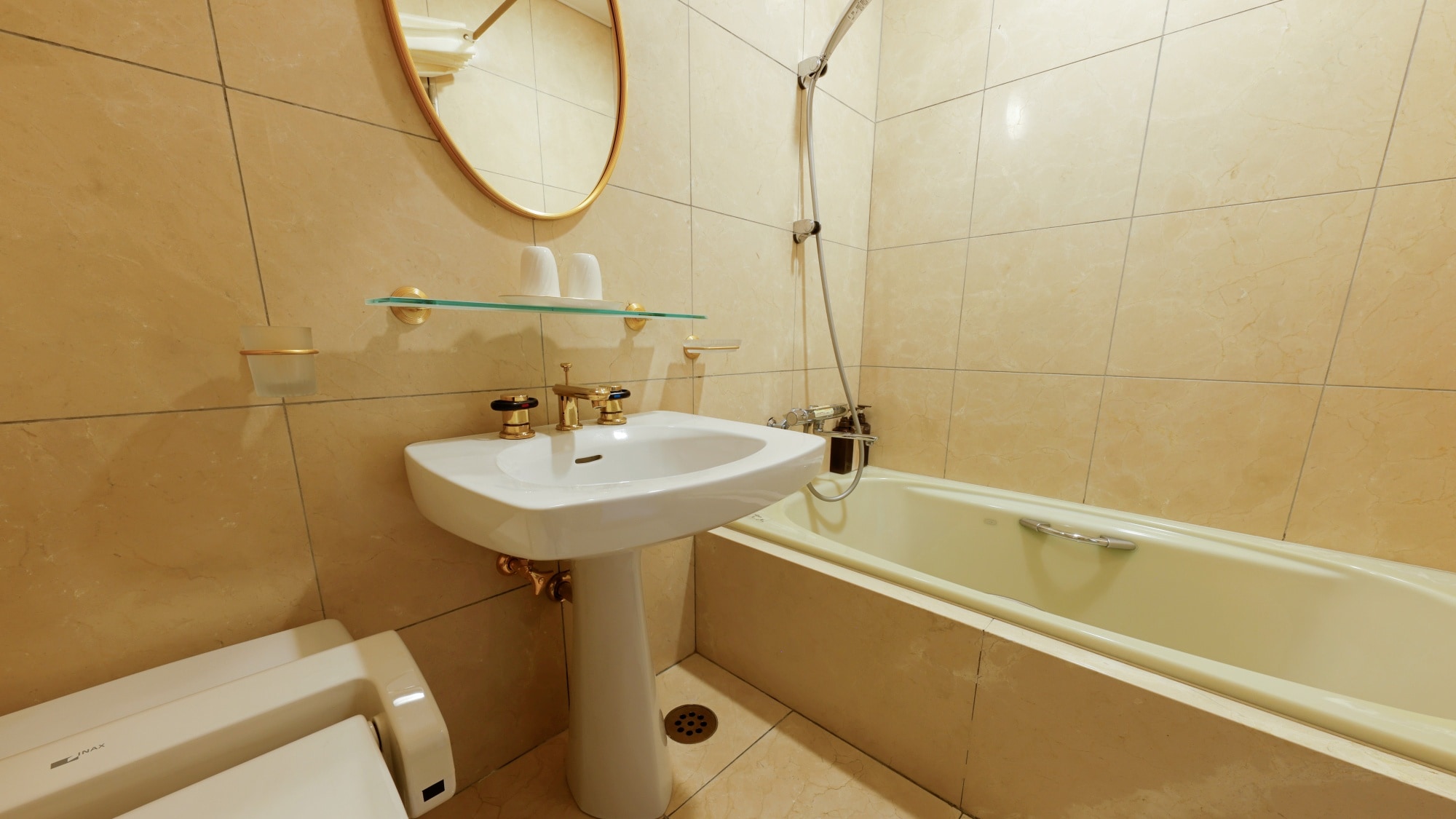 Suite Room Bathroom
