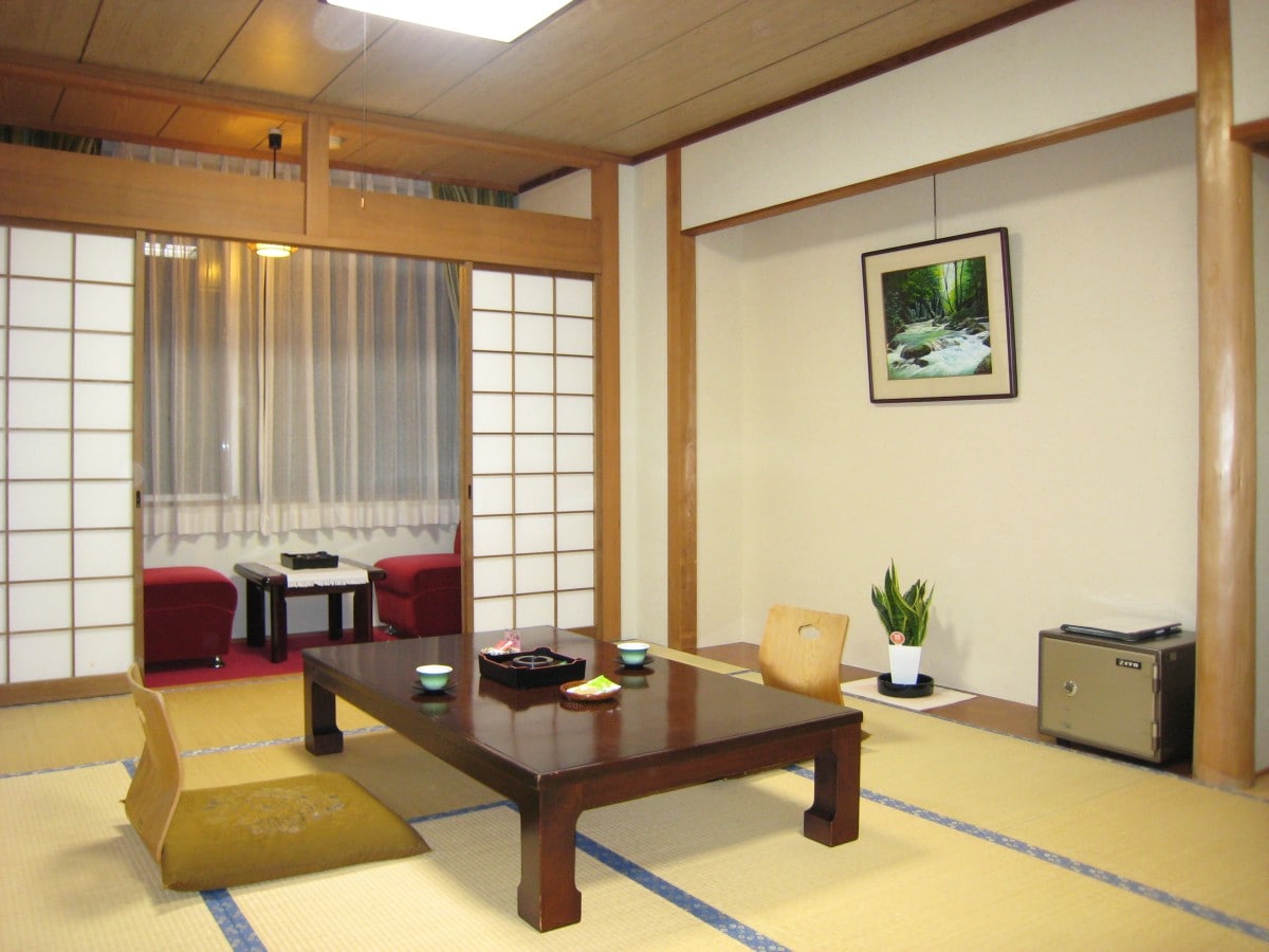 [Japanese-style room with ocean view] Maximum capacity: 5 people