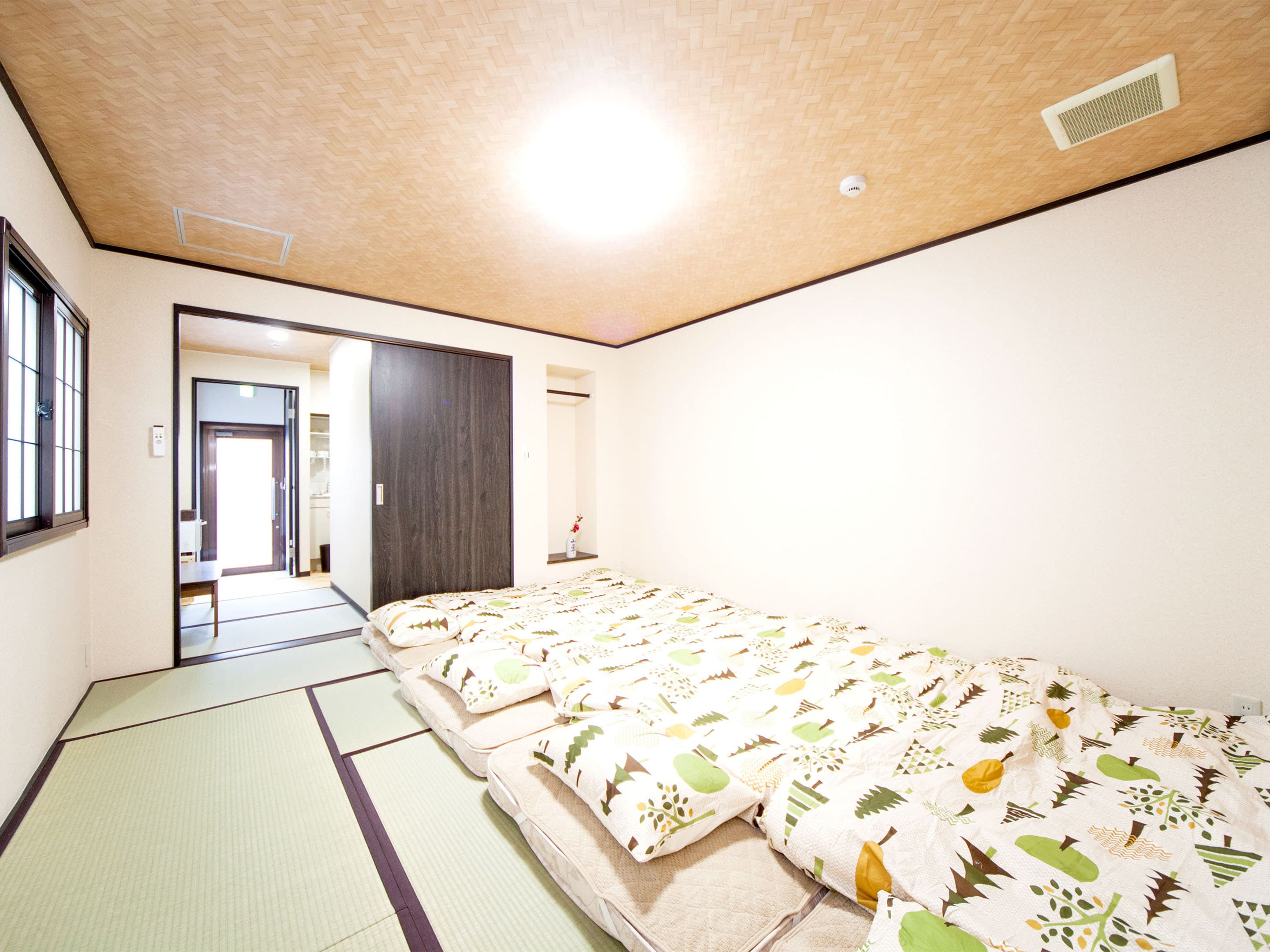 ・[Family Room 1] Please lay out your futons and relax.