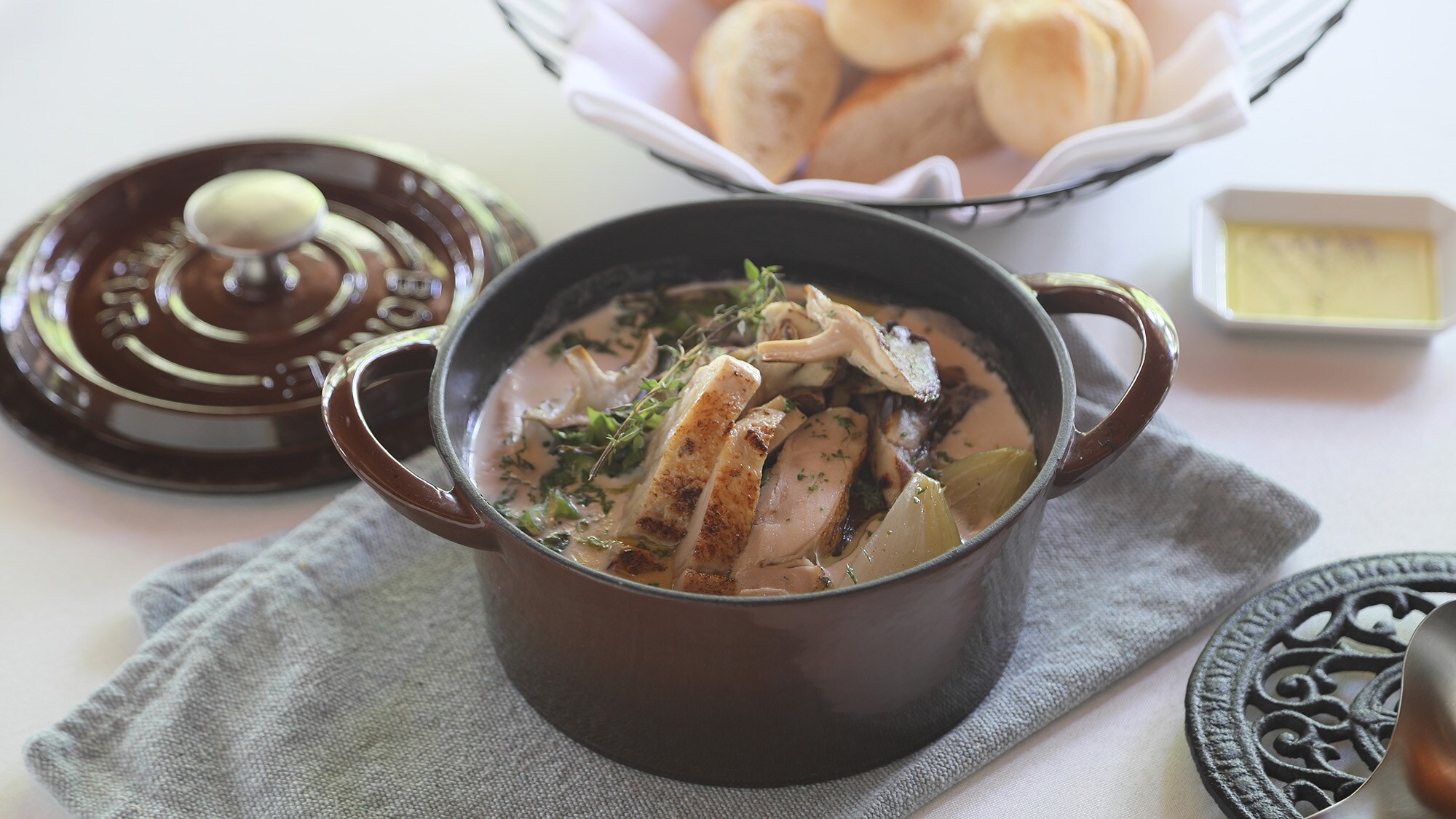Chicken and mushroom on a light blanket baguette