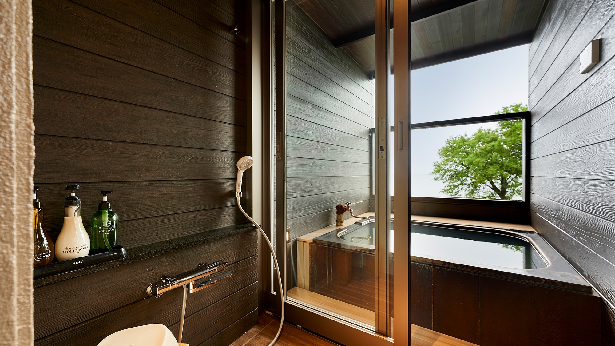 1st floor Japanese-Western style room with open-air hot spring bath ★Renovated in July 2024