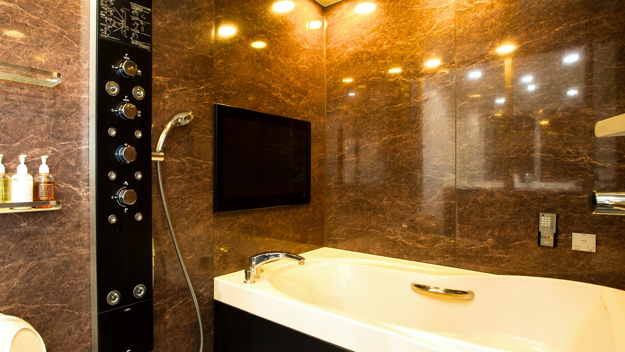 ◇ Junior Suite bathroom (image)