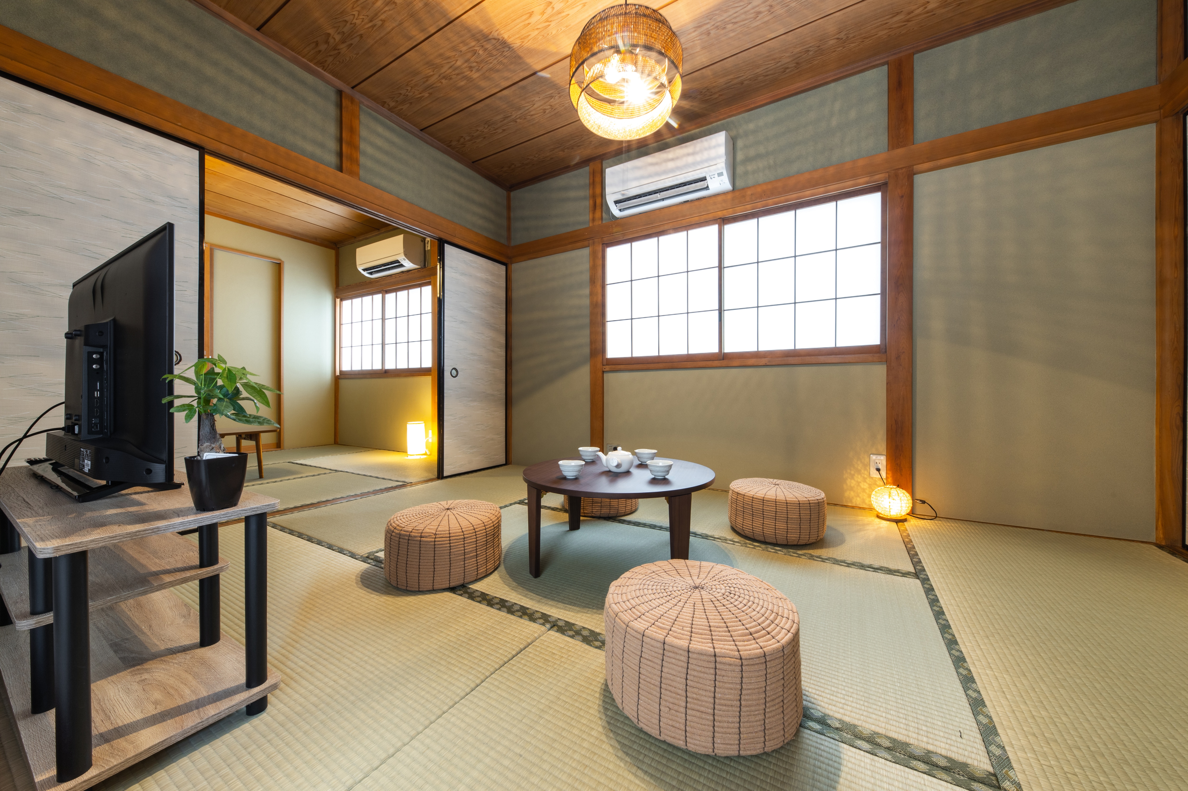 Japanese-style room (2nd floor)