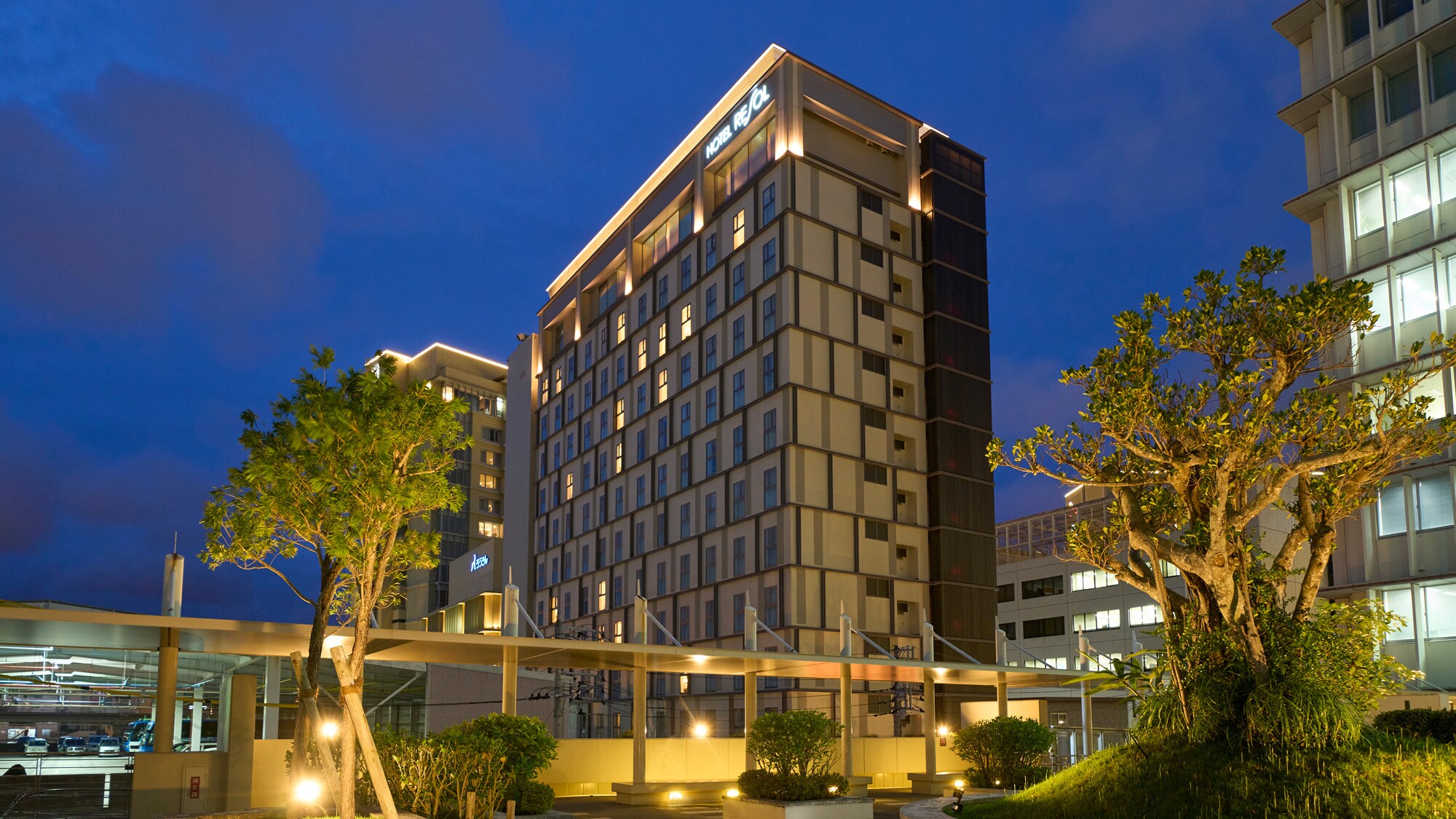 Exterior (night)