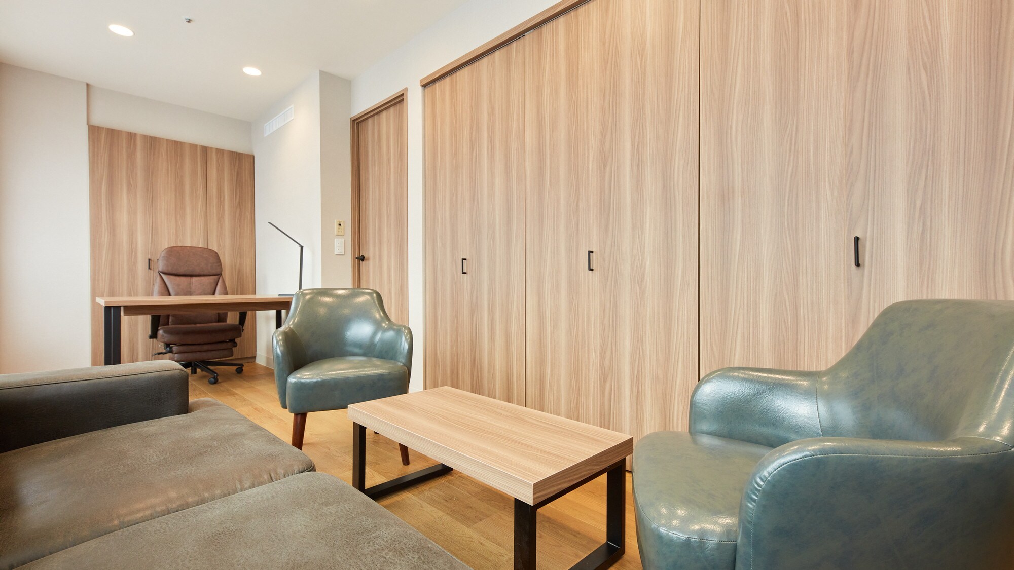 Executive Plus (33.6㎡, bed width 120cm, kitchen, washing machine included)